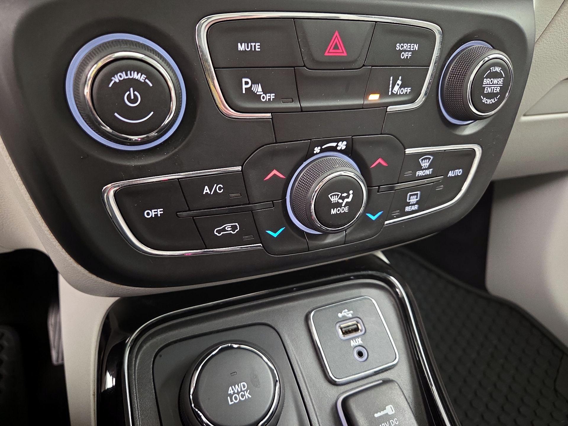 Thumbnail: 2018 Jeep Compass - 17