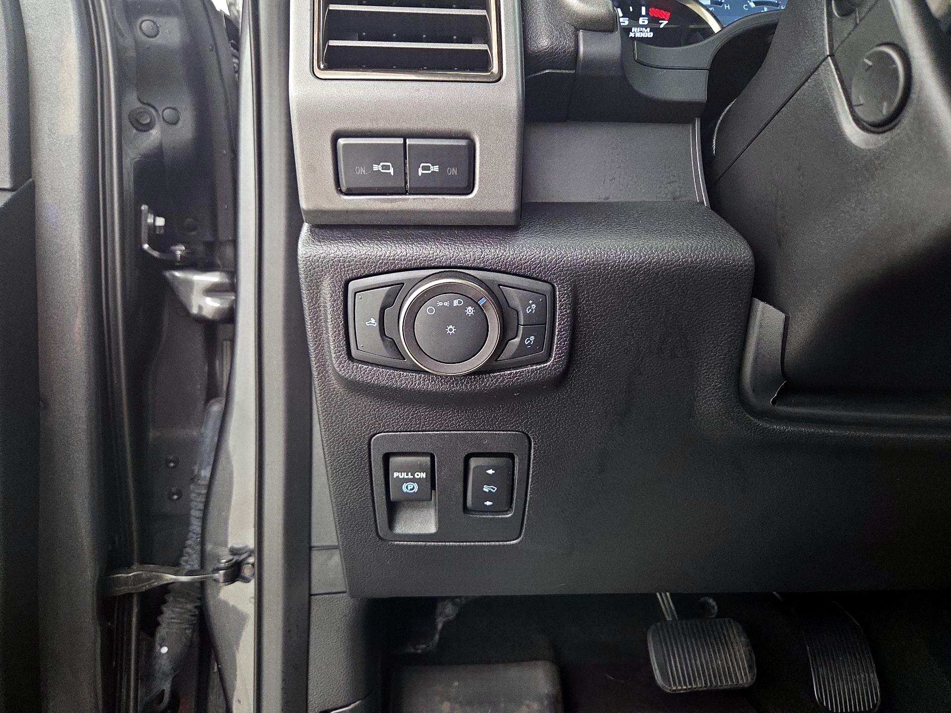 Thumbnail: 2019 Ford F-150 - 13