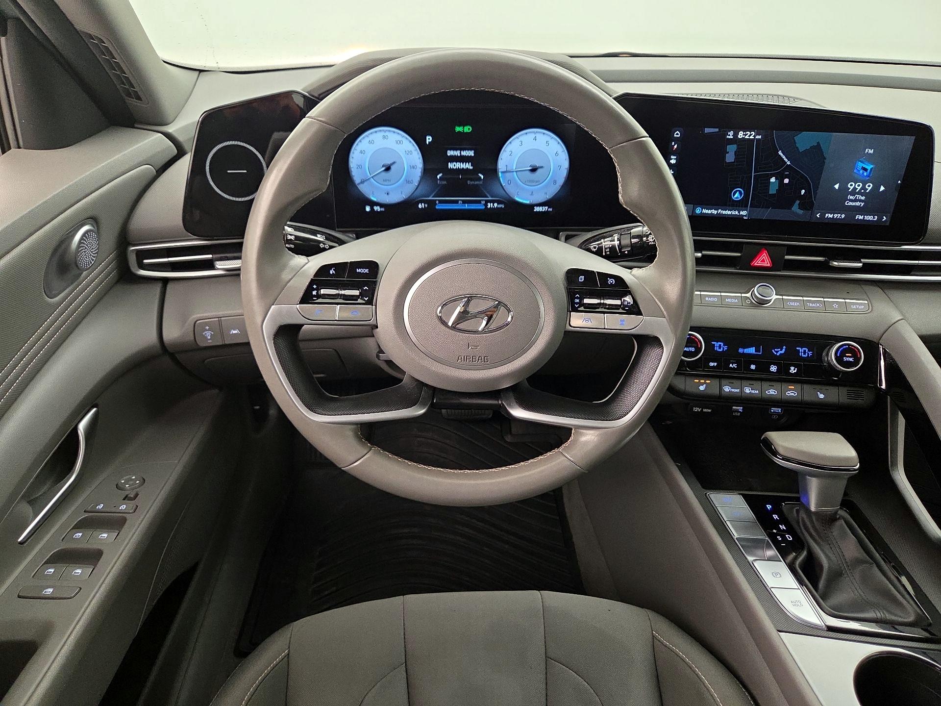 Thumbnail: 2023 Hyundai Elantra - 10