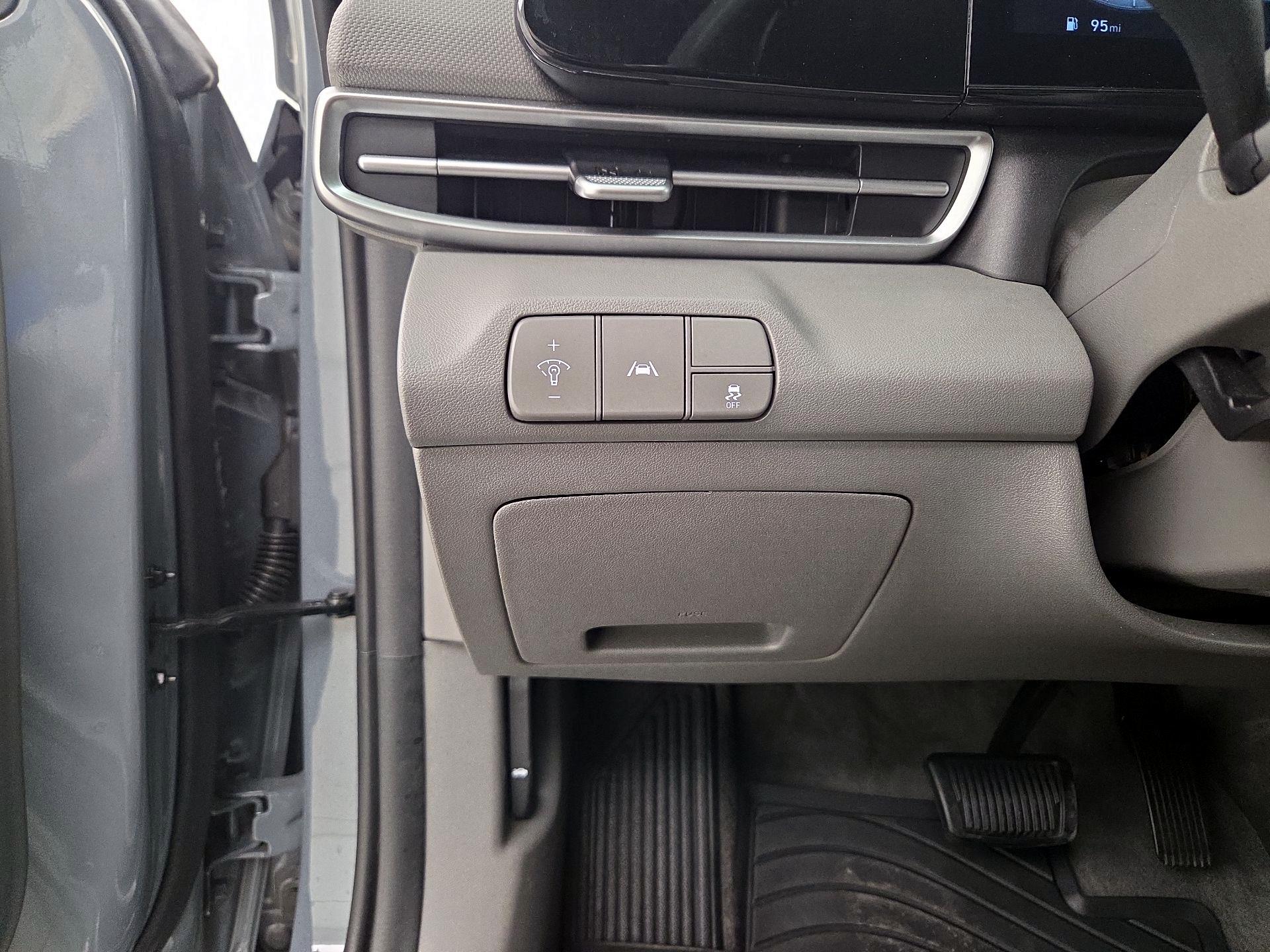 Thumbnail: 2023 Hyundai Elantra - 13