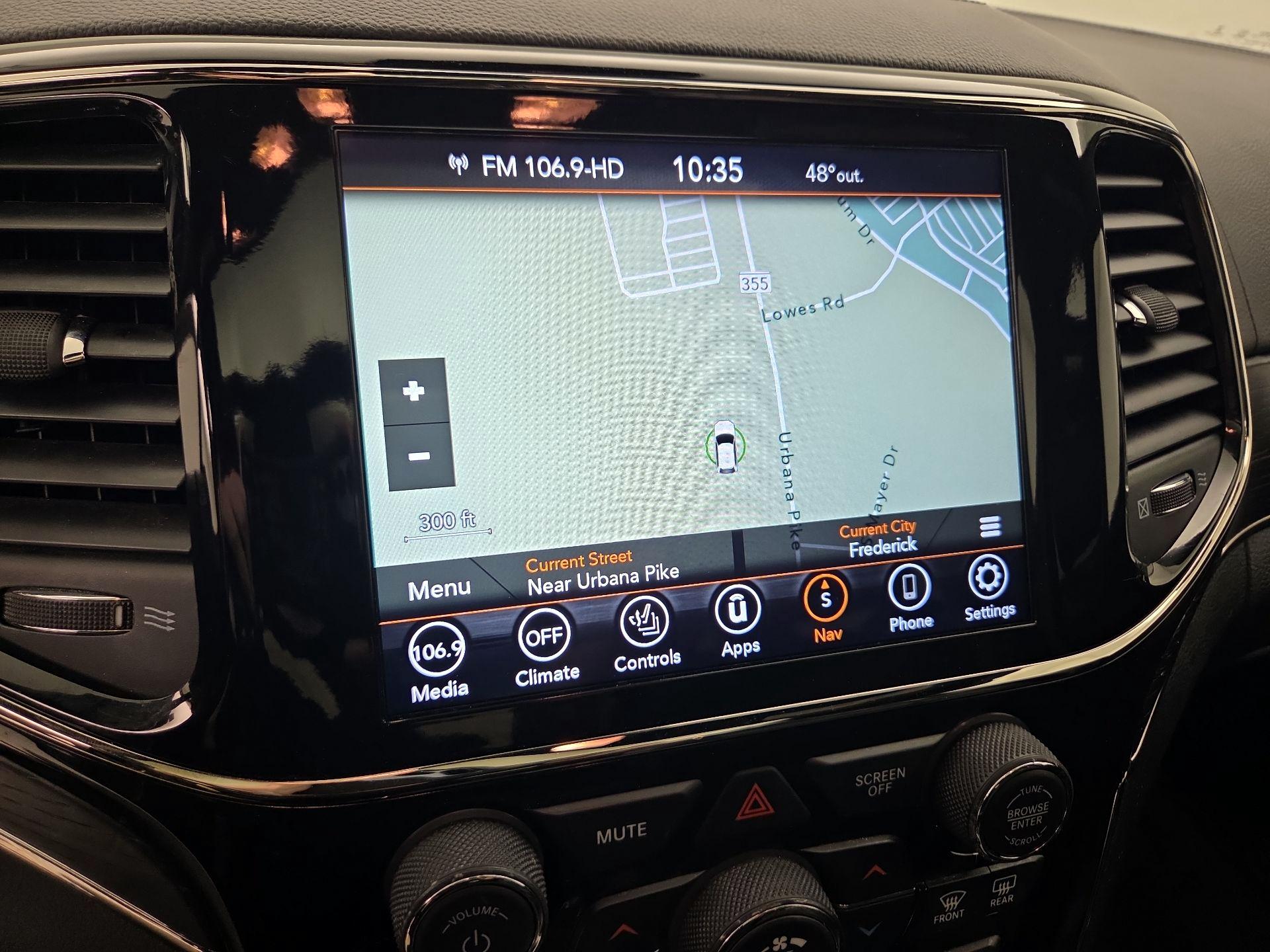 Thumbnail: 2021 Jeep Grand Cherokee - 14