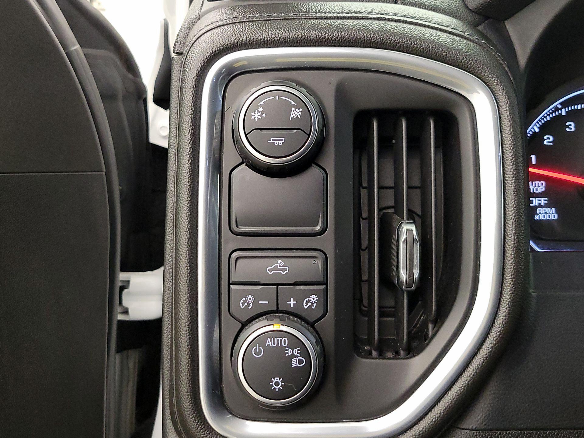 Thumbnail: 2019 Chevrolet Silverado 1500 - 13