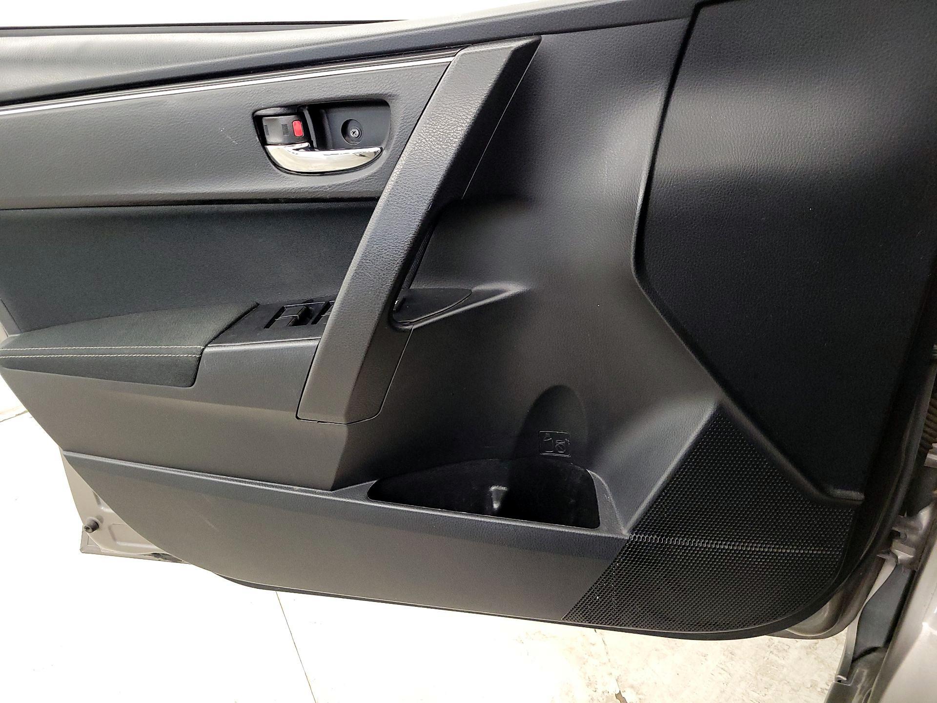 Thumbnail: 2018 Toyota Corolla - 12