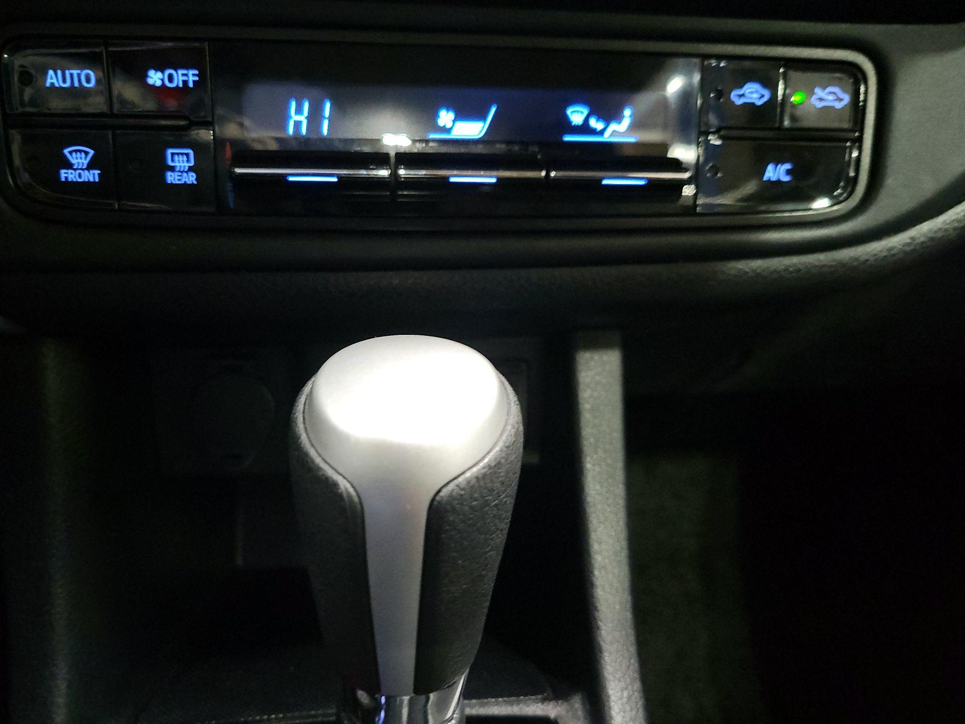 Thumbnail: 2018 Toyota Corolla - 16