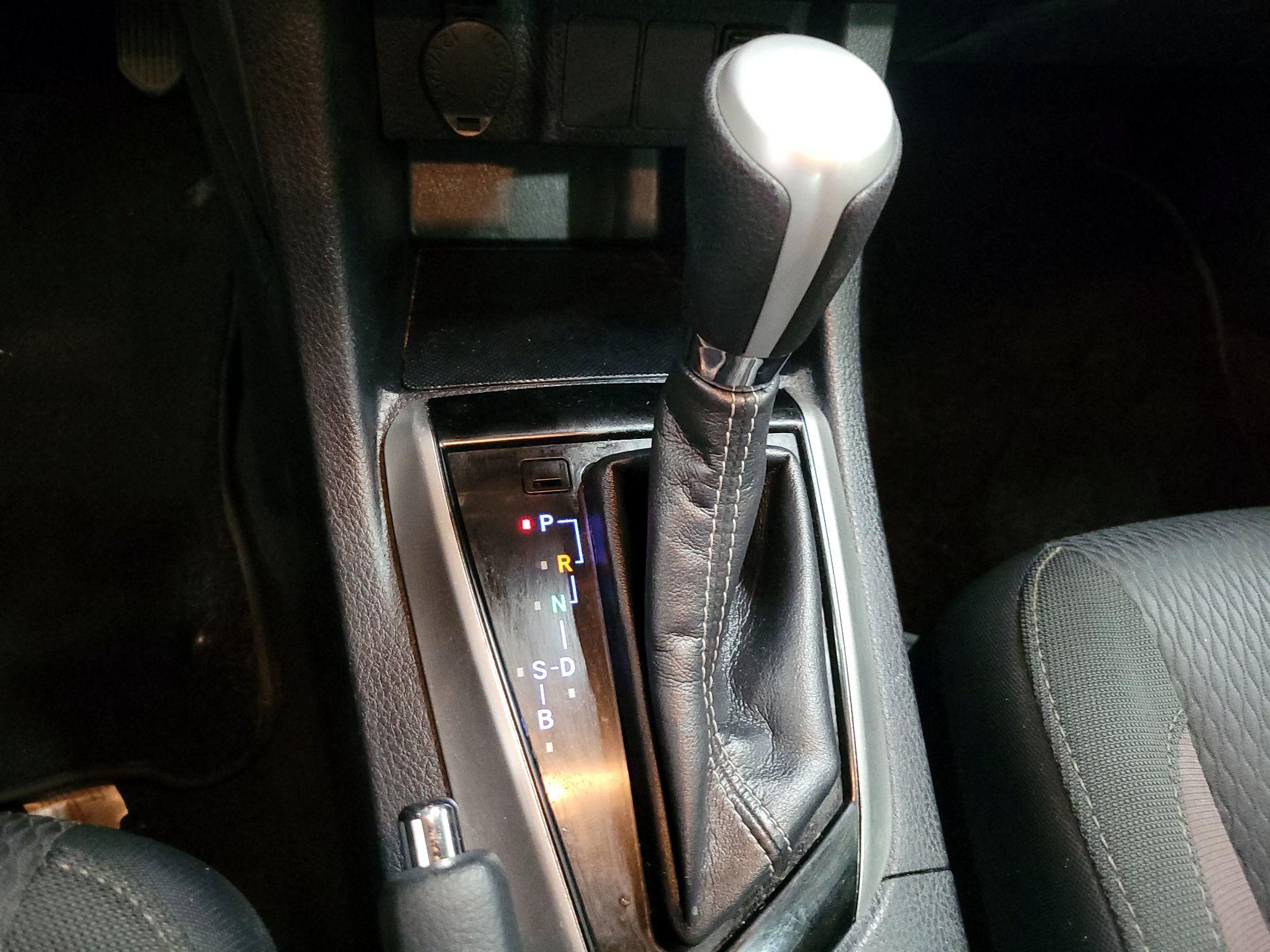 Thumbnail: 2018 Toyota Corolla - 17