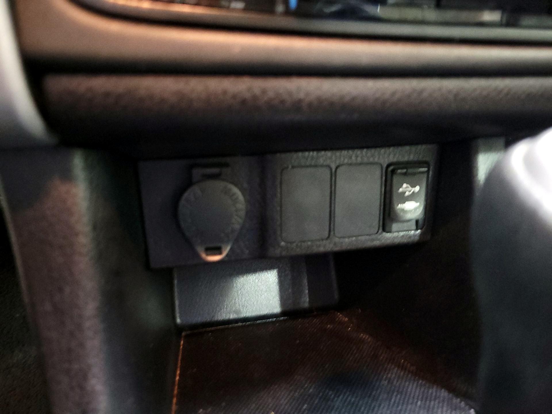 Thumbnail: 2018 Toyota Corolla - 18