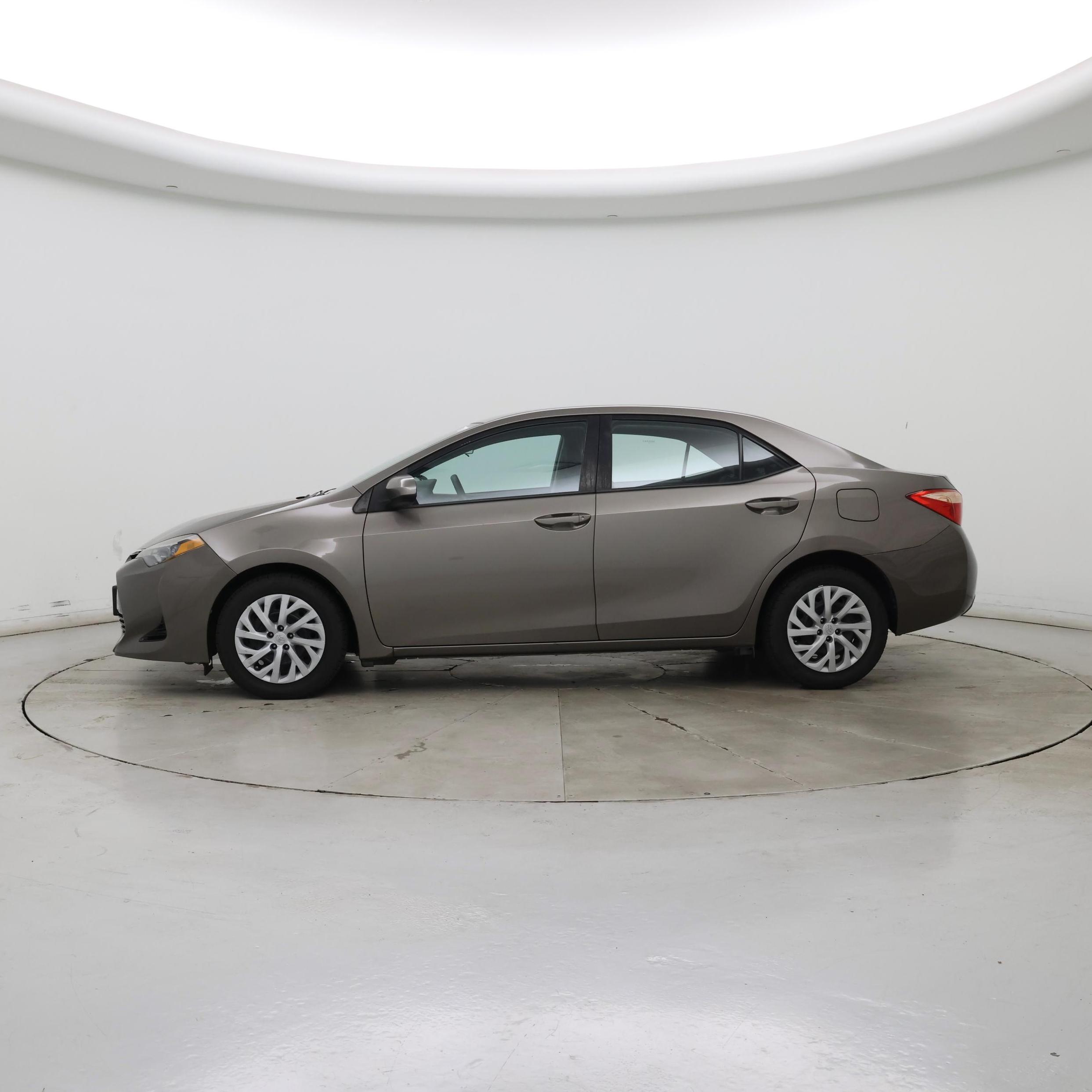 Thumbnail: 2018 Toyota Corolla - 3