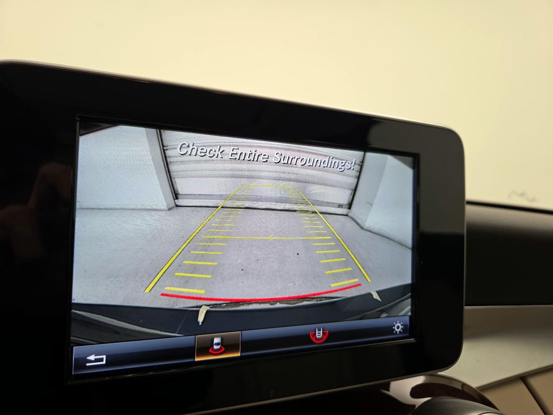 Thumbnail: 2016 Mercedes-Benz C-Class - 15