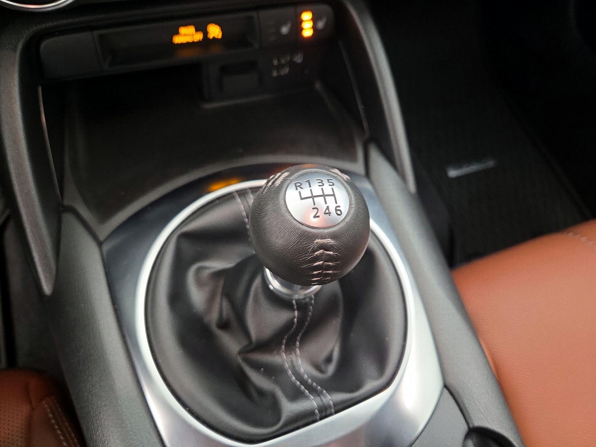 Thumbnail: 2023 Mazda MX-5 Miata - 18