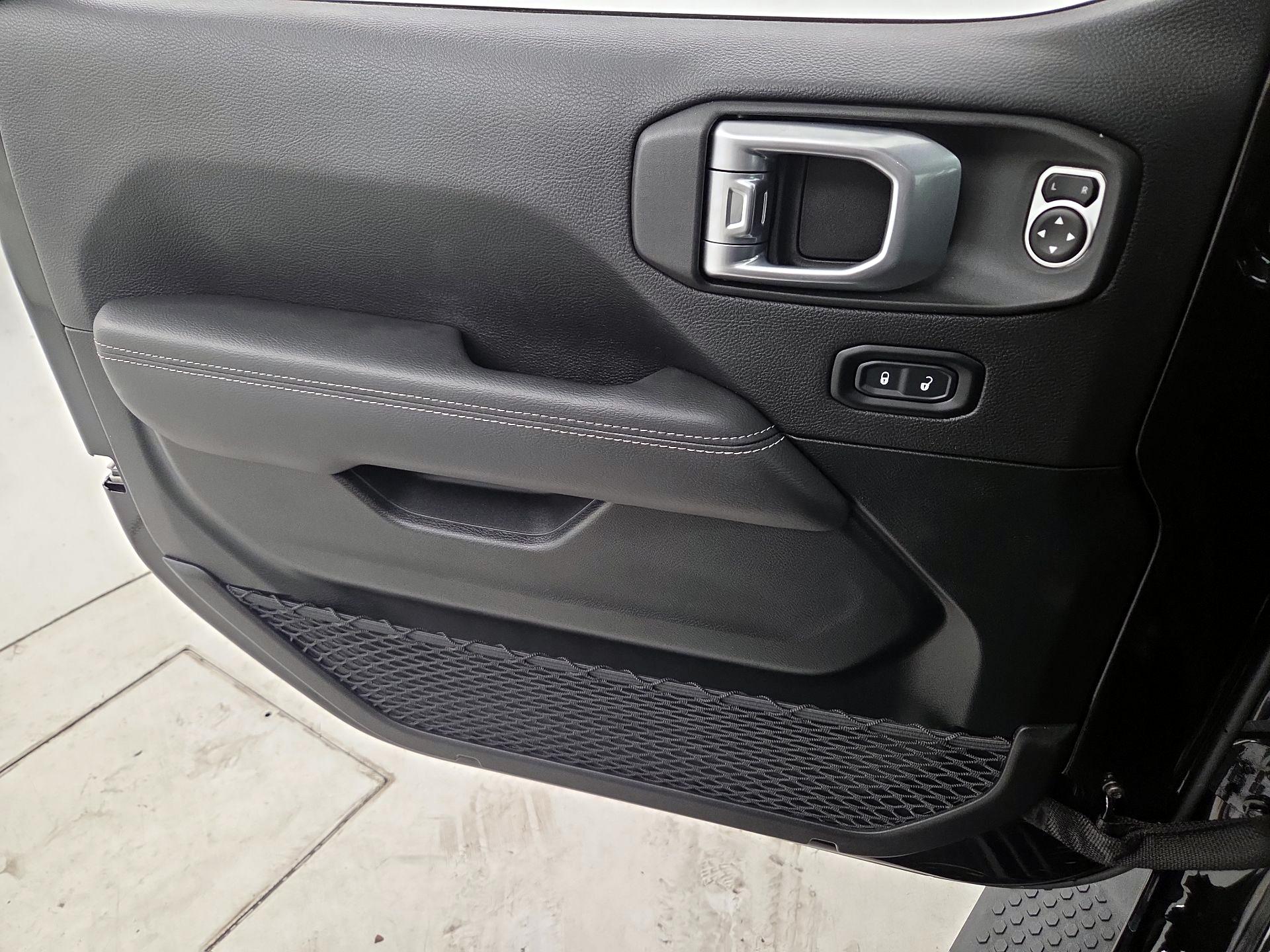 Thumbnail: 2021 Jeep Wrangler - 12