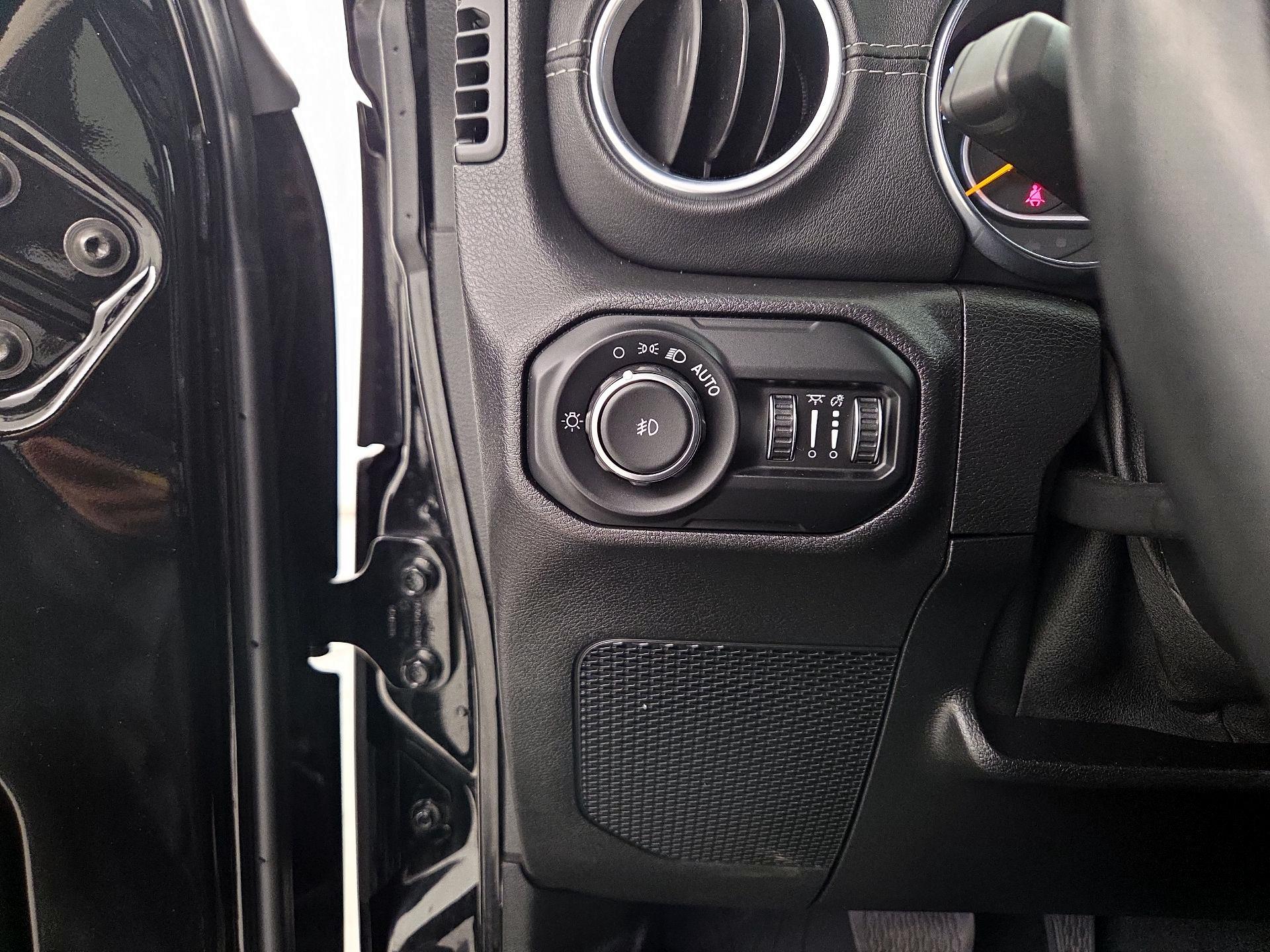 Thumbnail: 2021 Jeep Wrangler - 13