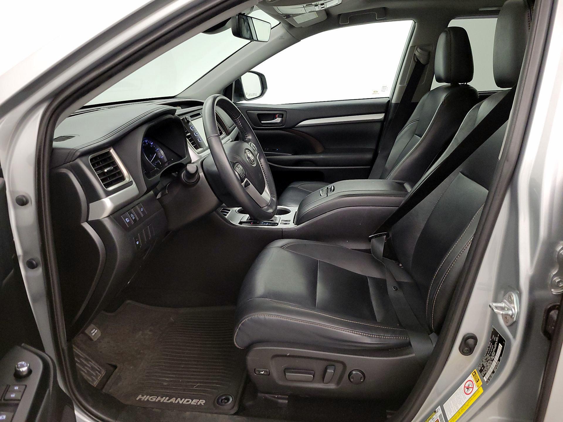 Thumbnail: 2019 Toyota Highlander - 11