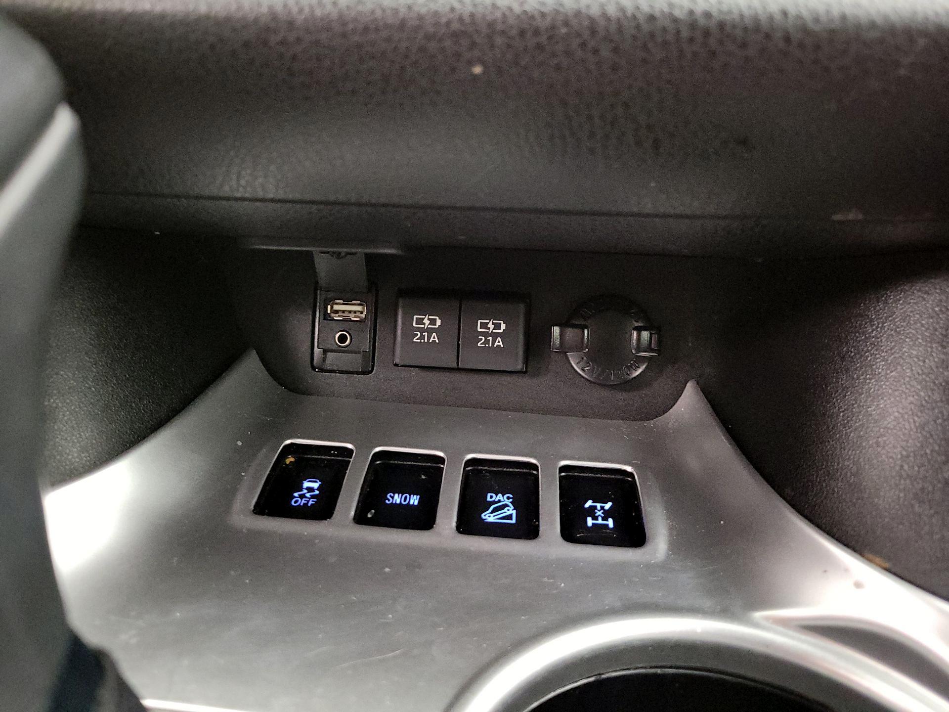 Thumbnail: 2019 Toyota Highlander - 18