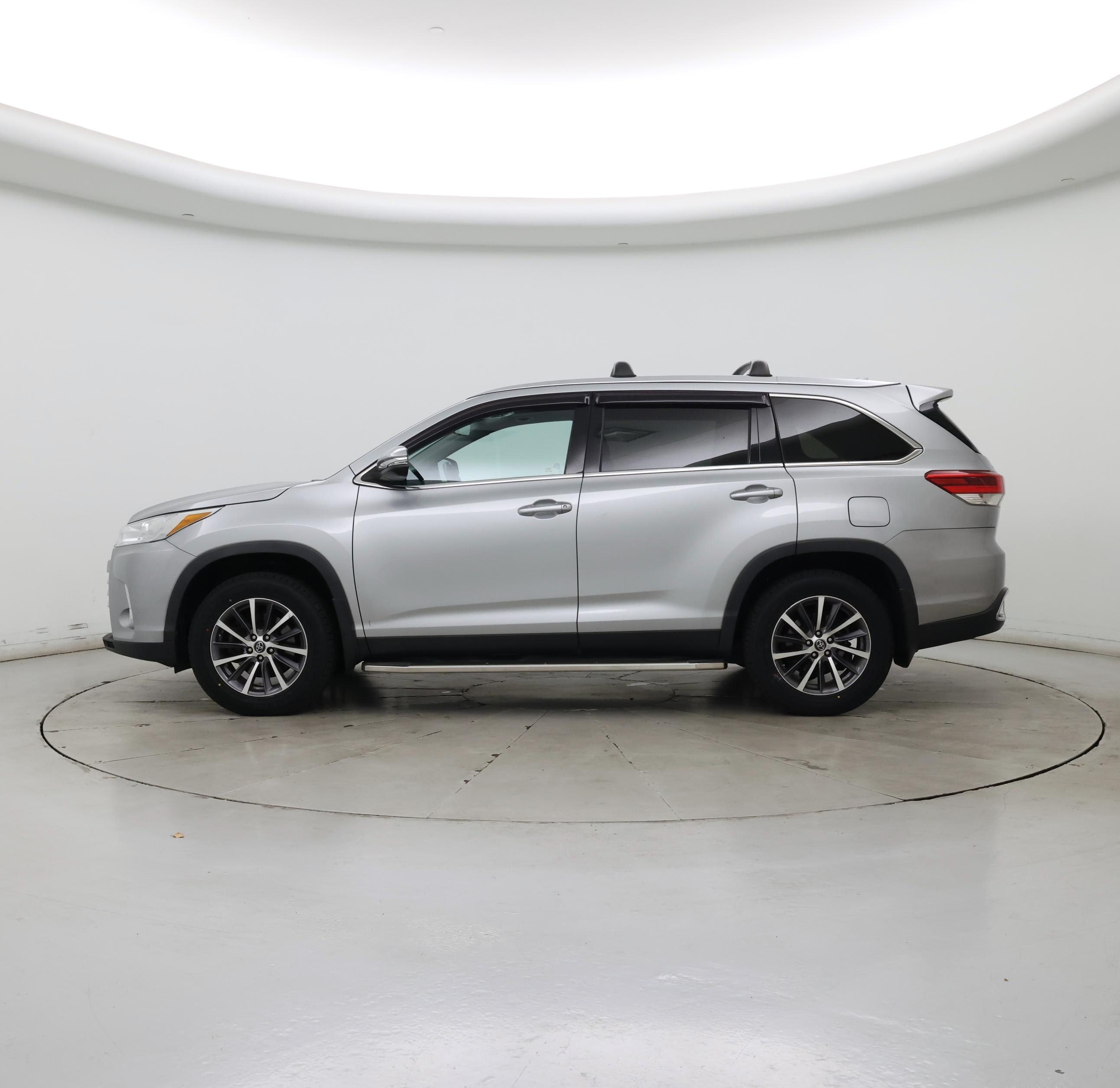 Thumbnail: 2019 Toyota Highlander - 3