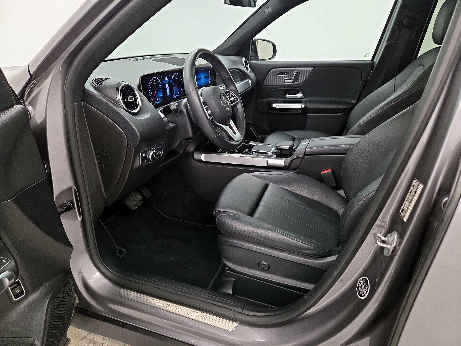 Thumbnail: 2021 Mercedes-Benz GLB - 11