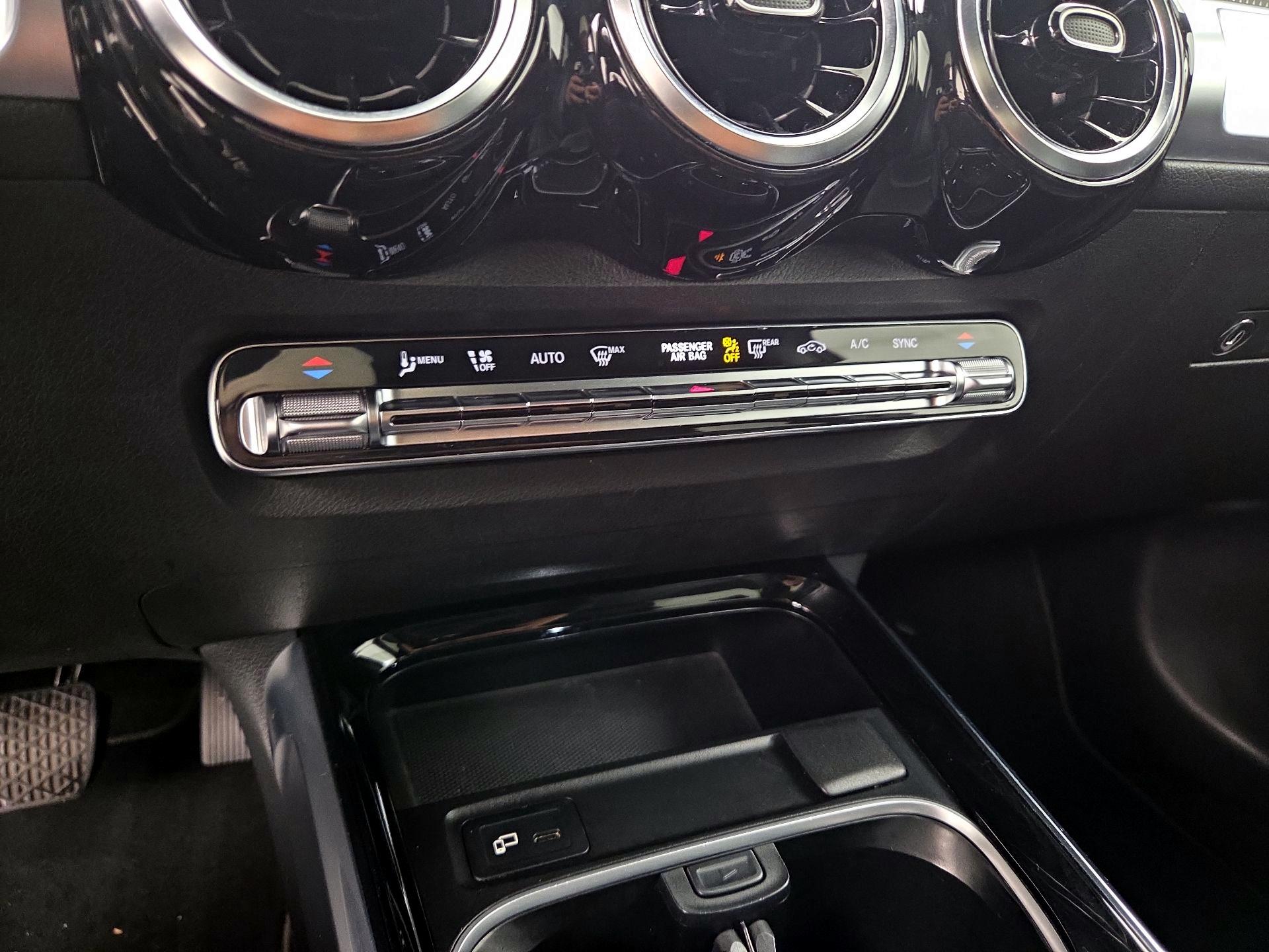 Thumbnail: 2021 Mercedes-Benz GLB - 16