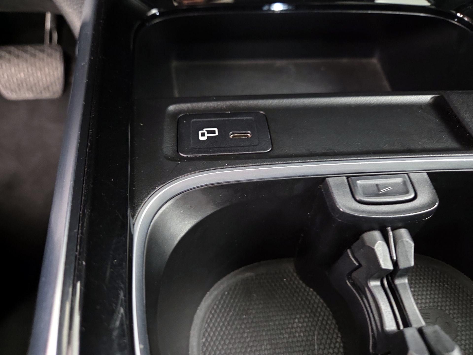 Thumbnail: 2021 Mercedes-Benz GLB - 18