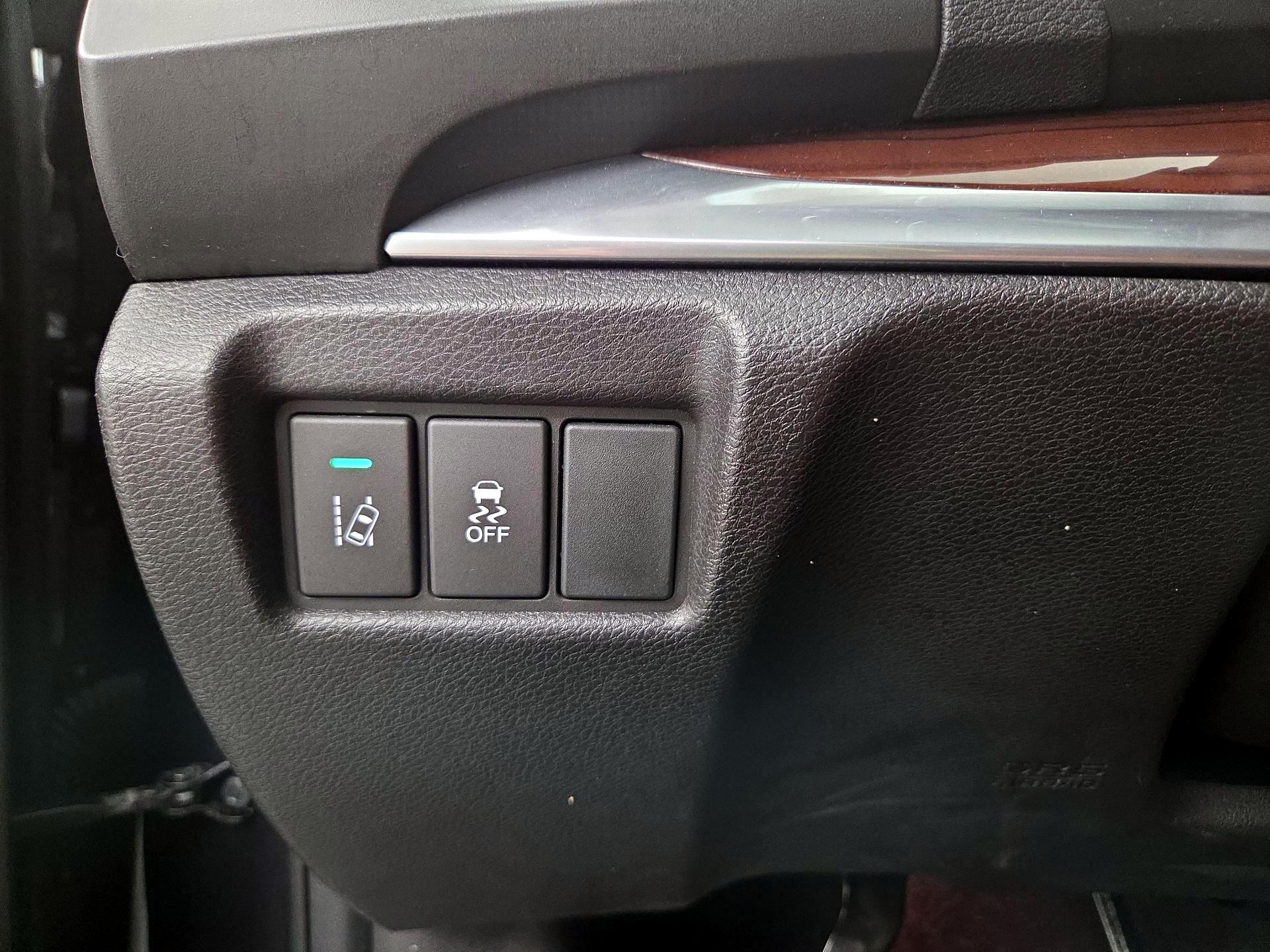 Thumbnail: 2016 Acura MDX - 13