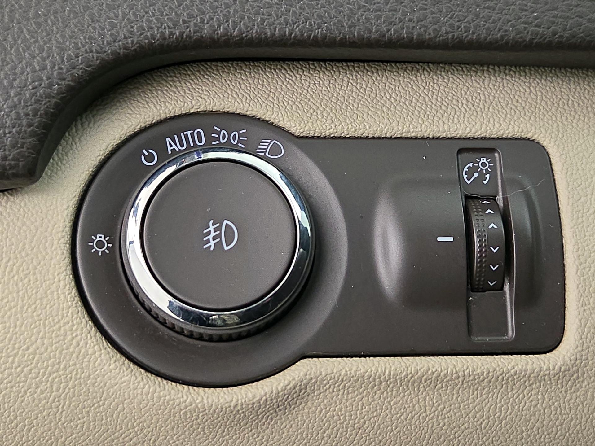 Thumbnail: 2017 Buick Regal - 13