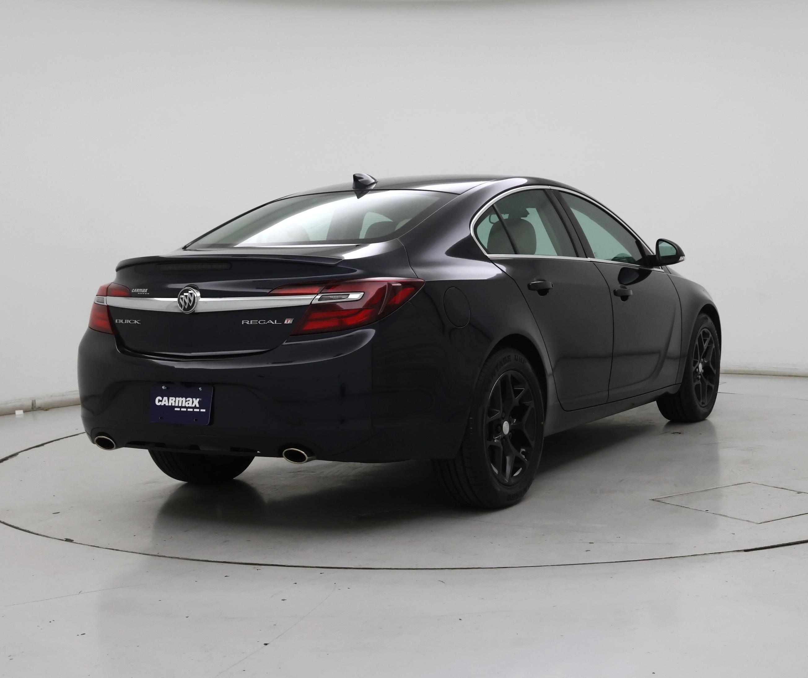 Thumbnail: 2017 Buick Regal - 8