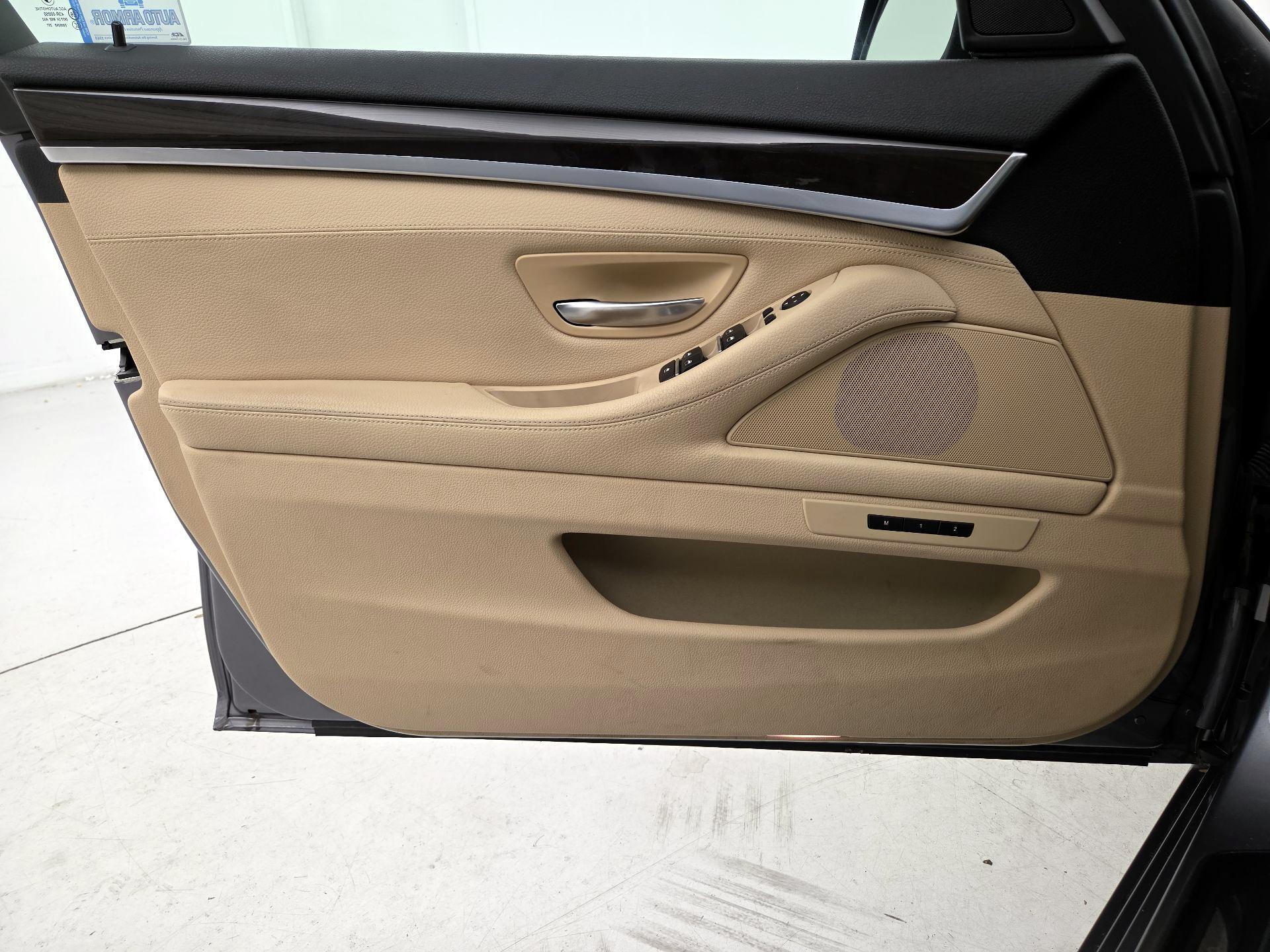 Thumbnail: 2014 BMW 5 Series - 12