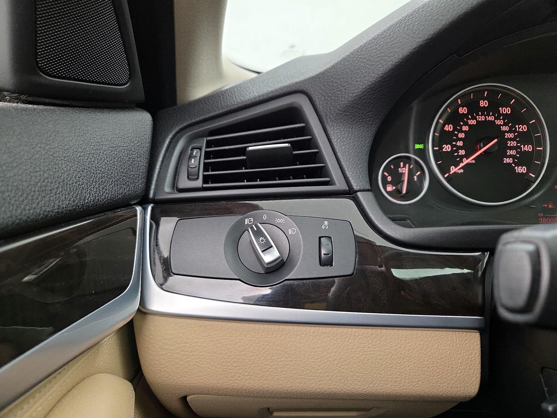 Thumbnail: 2014 BMW 5 Series - 13