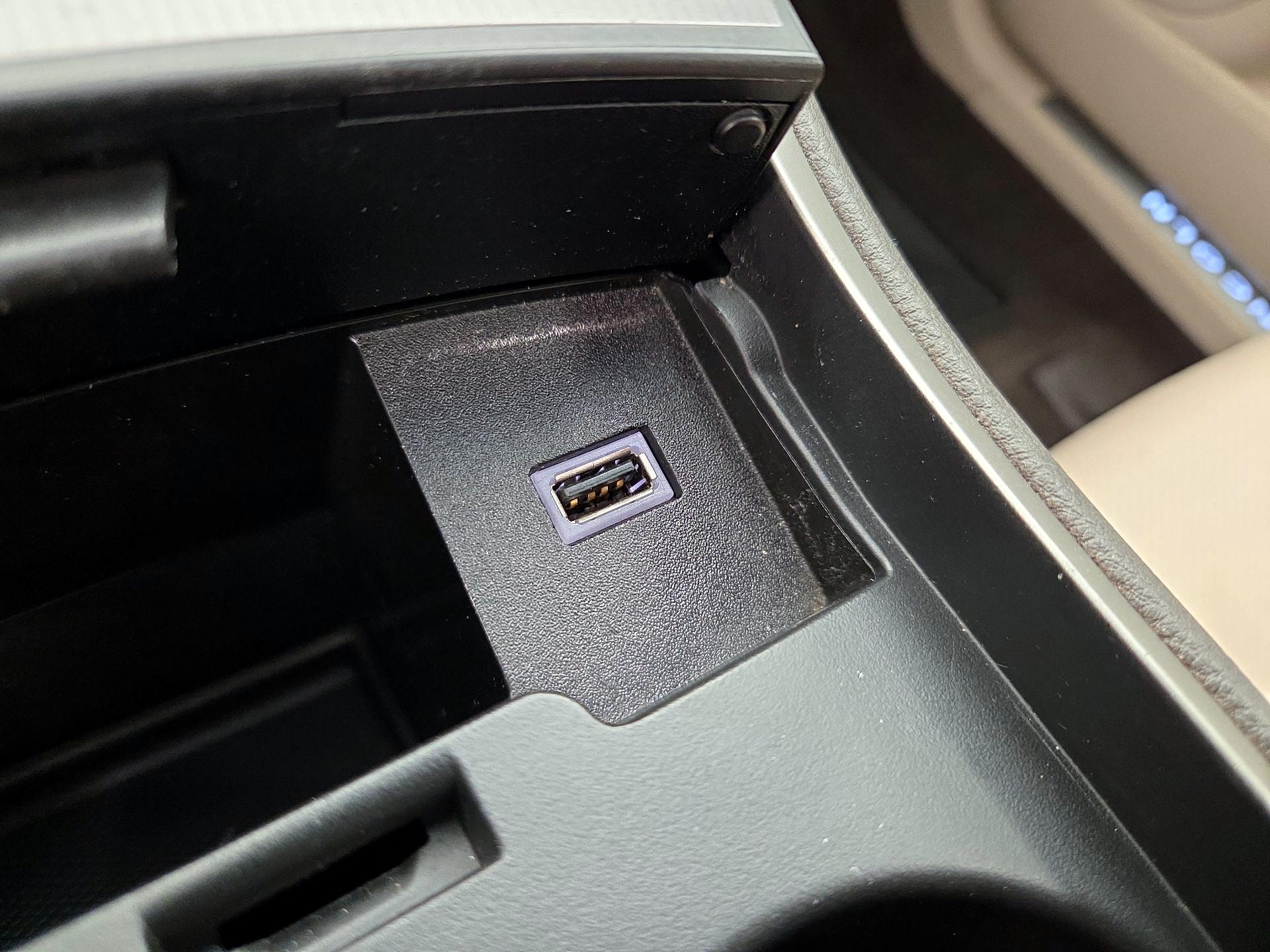 Thumbnail: 2017 Lincoln MKZ - 19