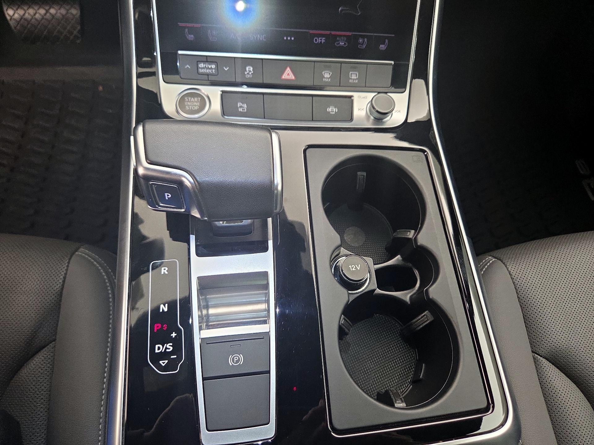 Thumbnail: 2021 Audi Q8 - 18