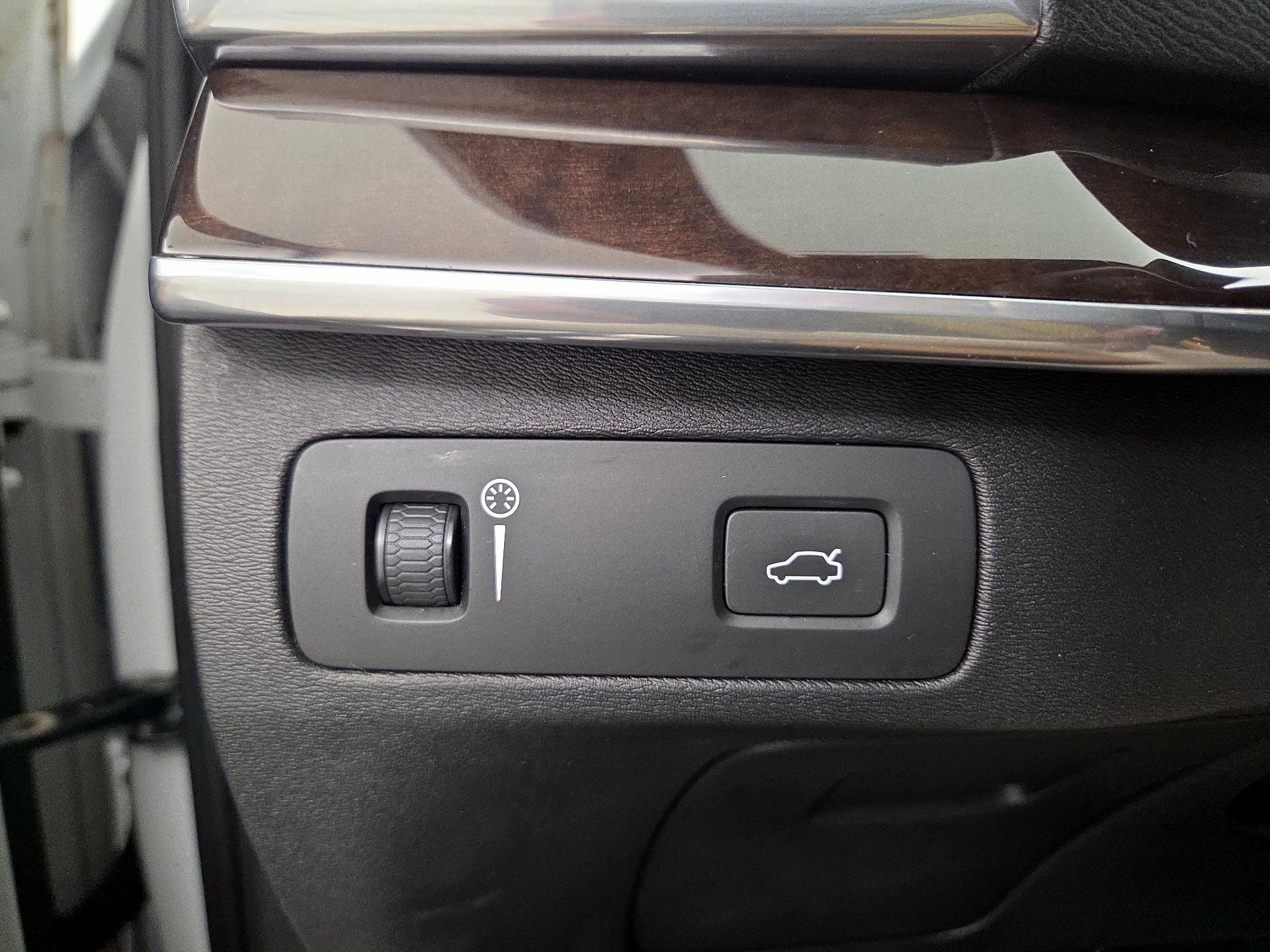 Thumbnail: 2019 Volvo XC90 - 13