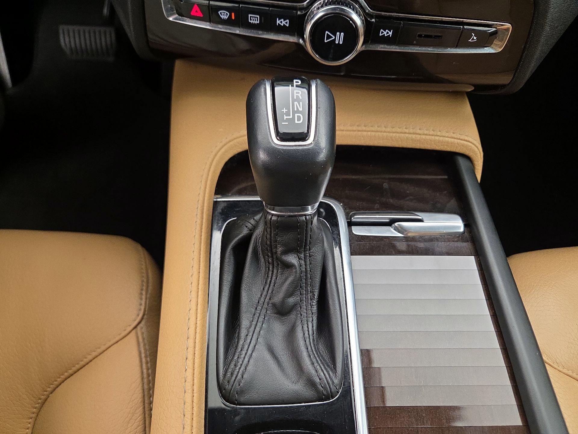 Thumbnail: 2019 Volvo XC90 - 18