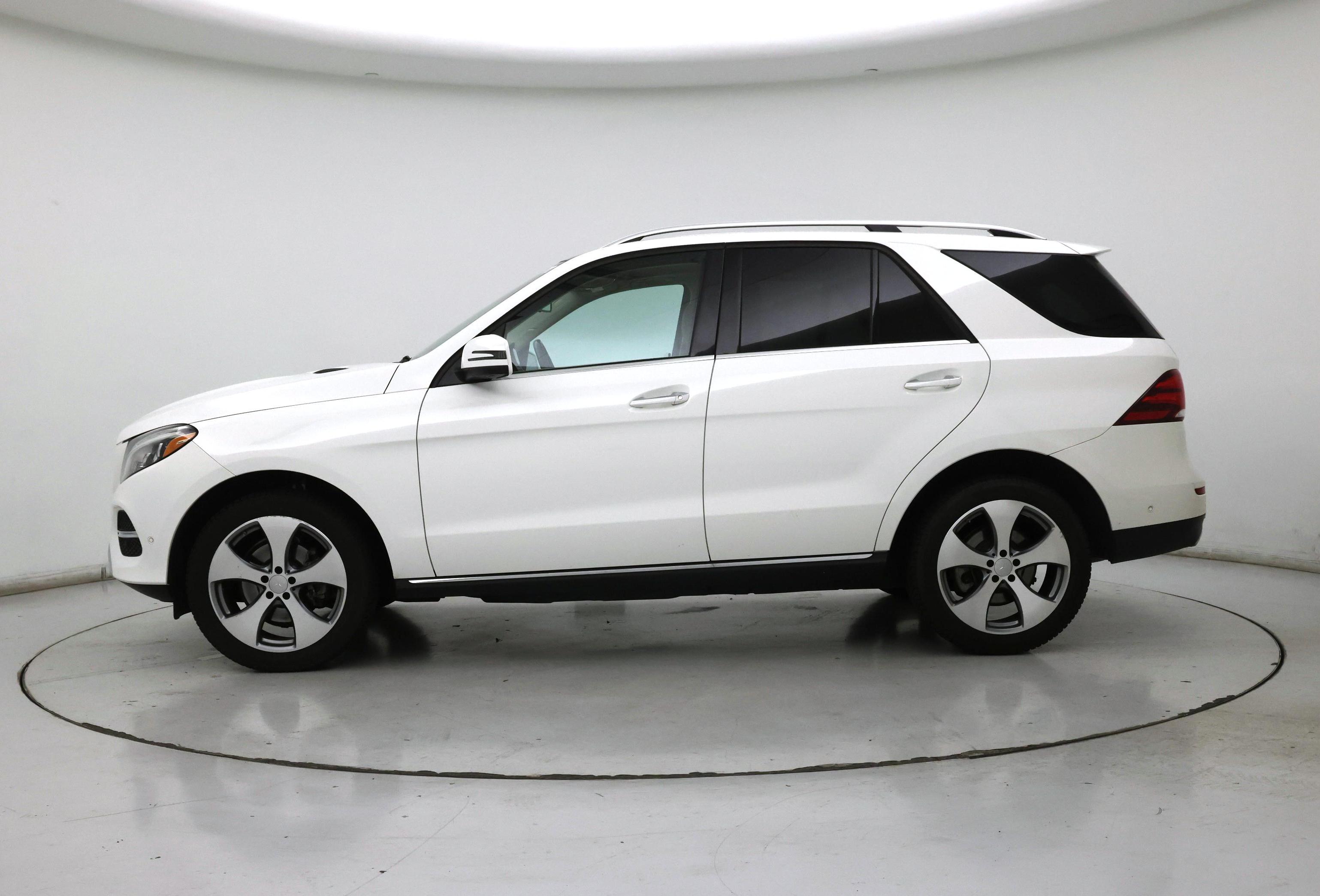 Thumbnail: 2017 Mercedes-Benz GLE - 3