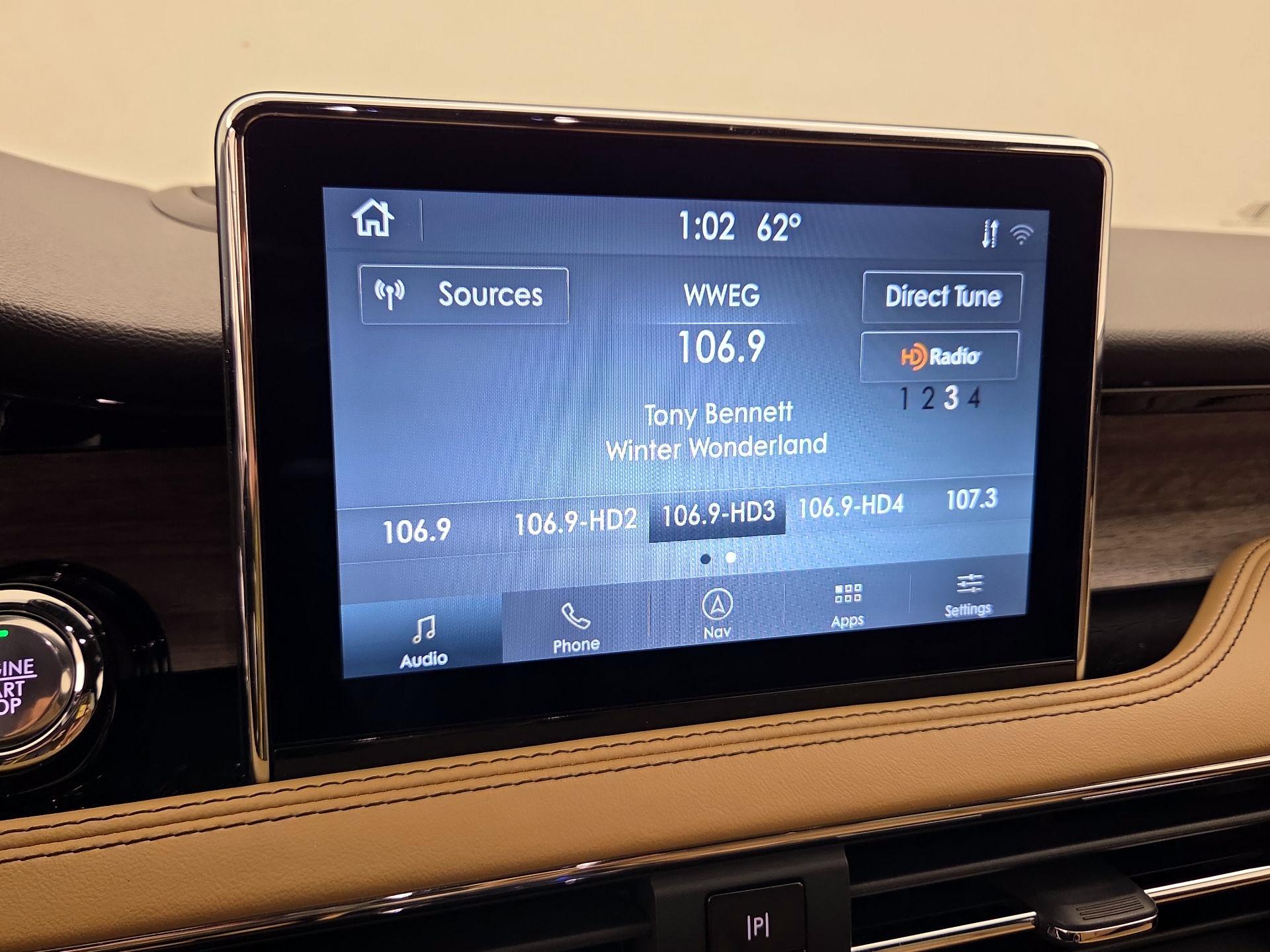 Thumbnail: 2020 Lincoln Corsair - 16