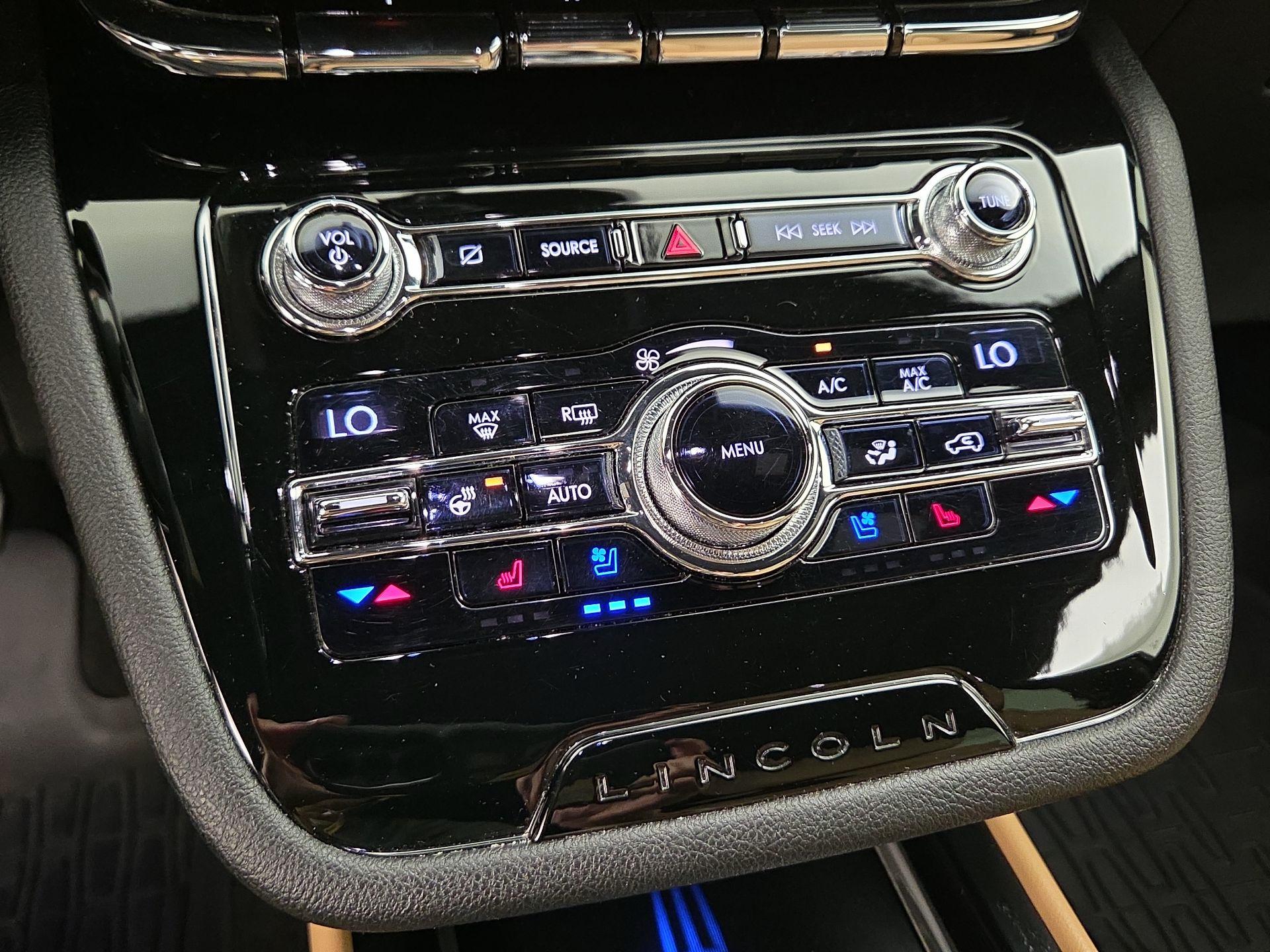 Thumbnail: 2020 Lincoln Corsair - 17