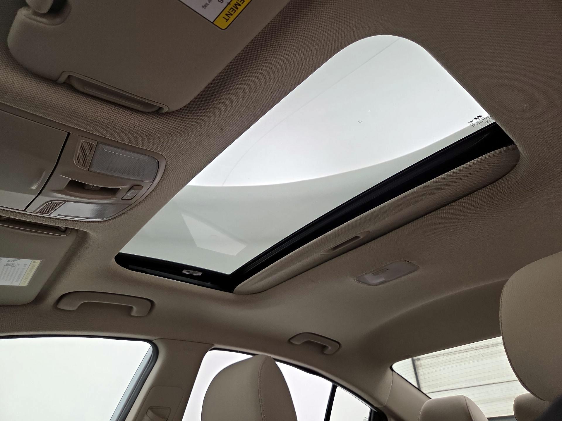 Thumbnail: 2017 Hyundai Elantra - 19