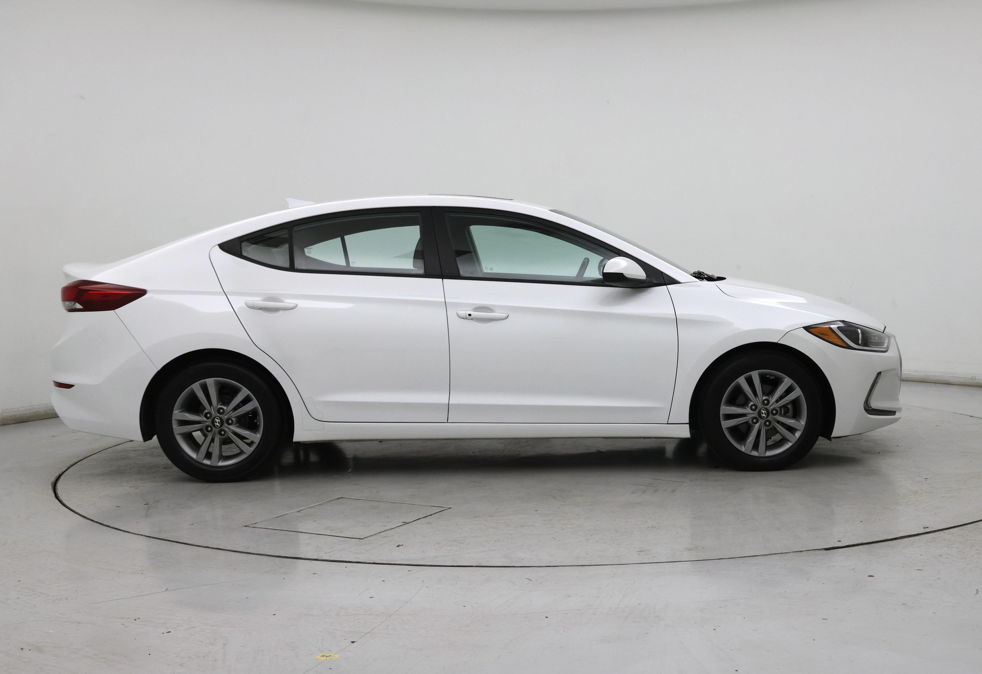 Thumbnail: 2017 Hyundai Elantra - 7