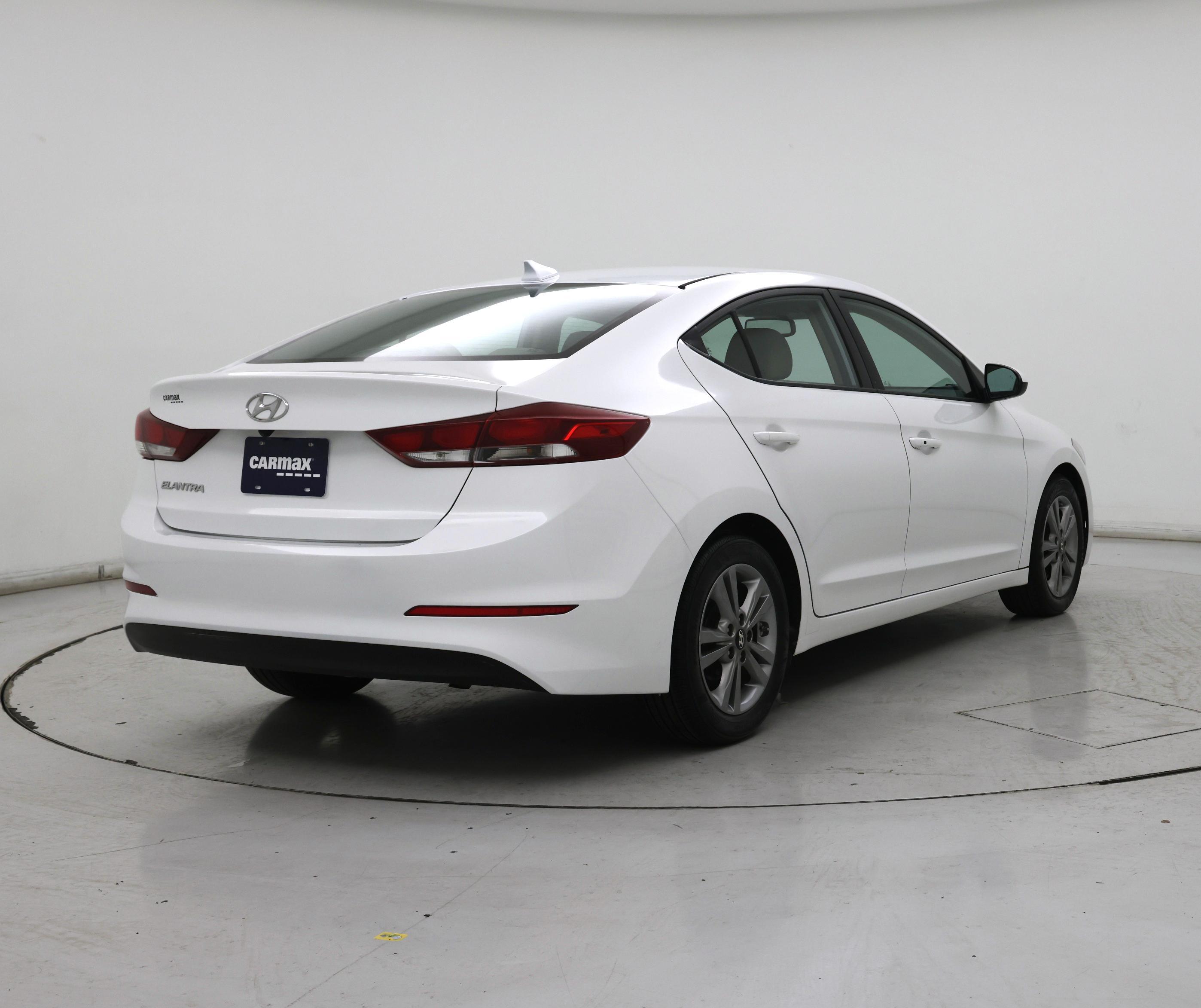 Thumbnail: 2017 Hyundai Elantra - 8