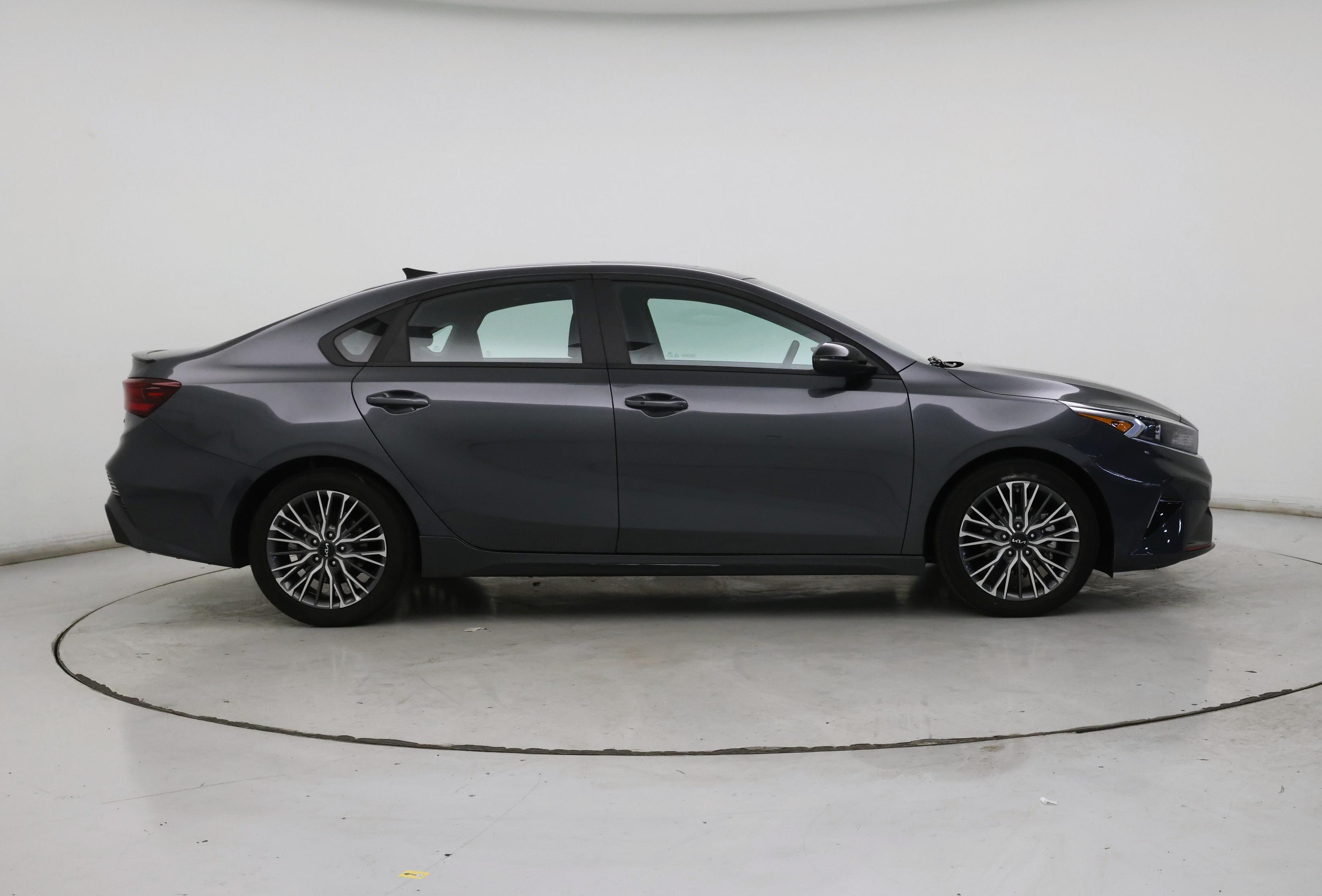 Thumbnail: 2024 Kia Forte - 7