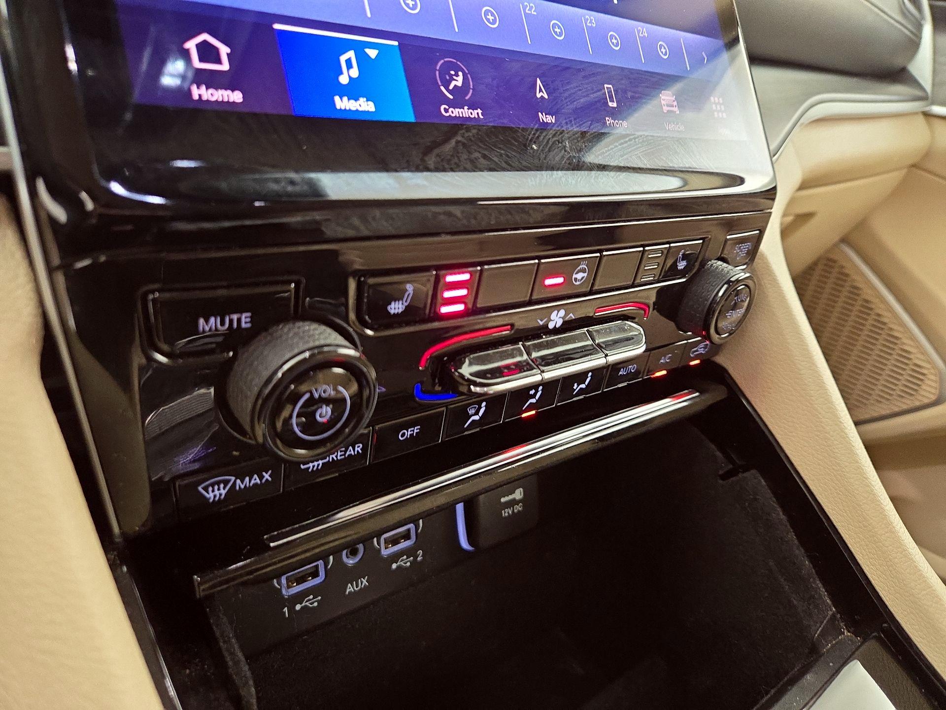 Thumbnail: 2021 Jeep Grand Cherokee L - 17