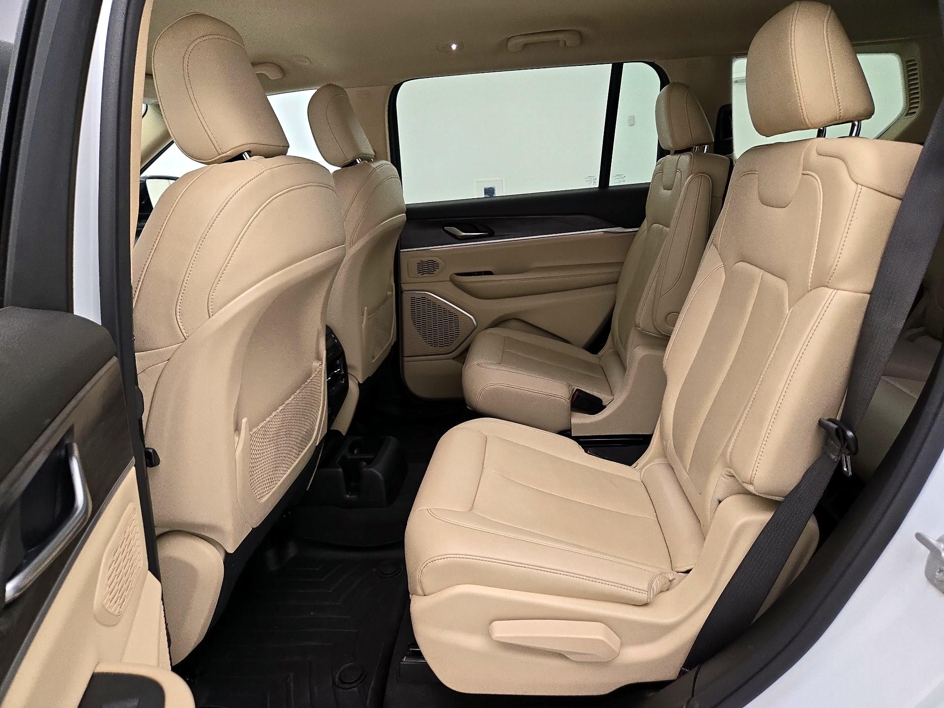 Thumbnail: 2021 Jeep Grand Cherokee L - 20