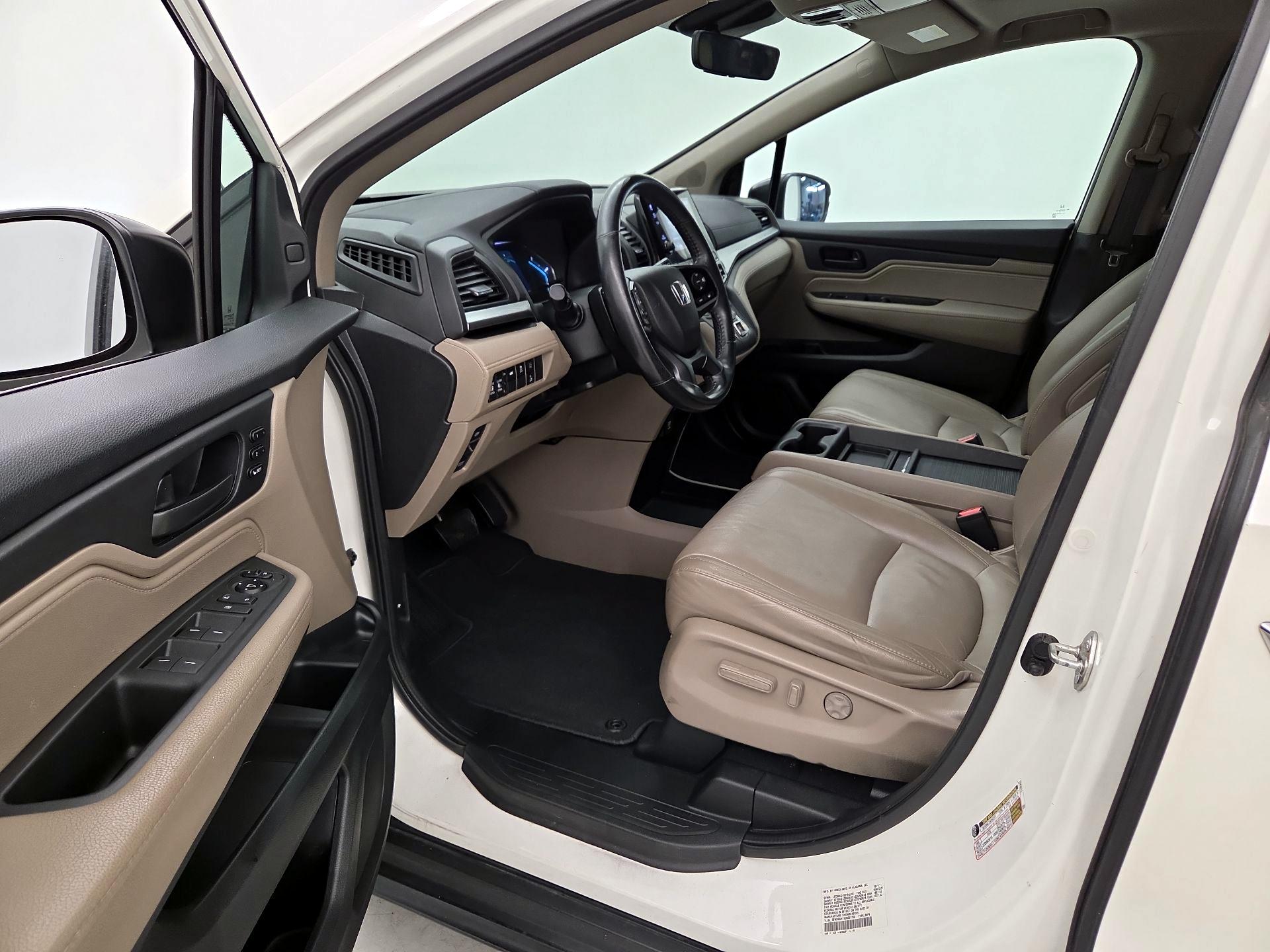 Thumbnail: 2018 Honda Odyssey - 11