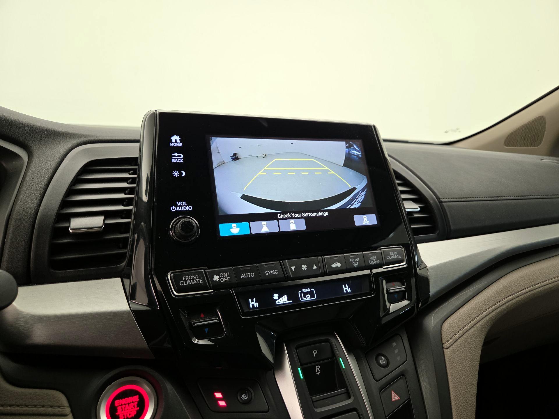 Thumbnail: 2018 Honda Odyssey - 14