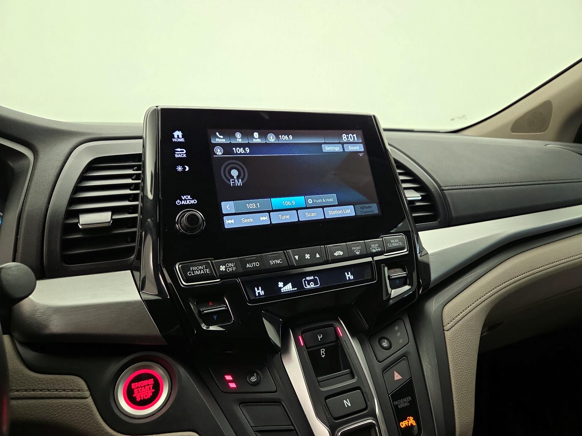 Thumbnail: 2018 Honda Odyssey - 15