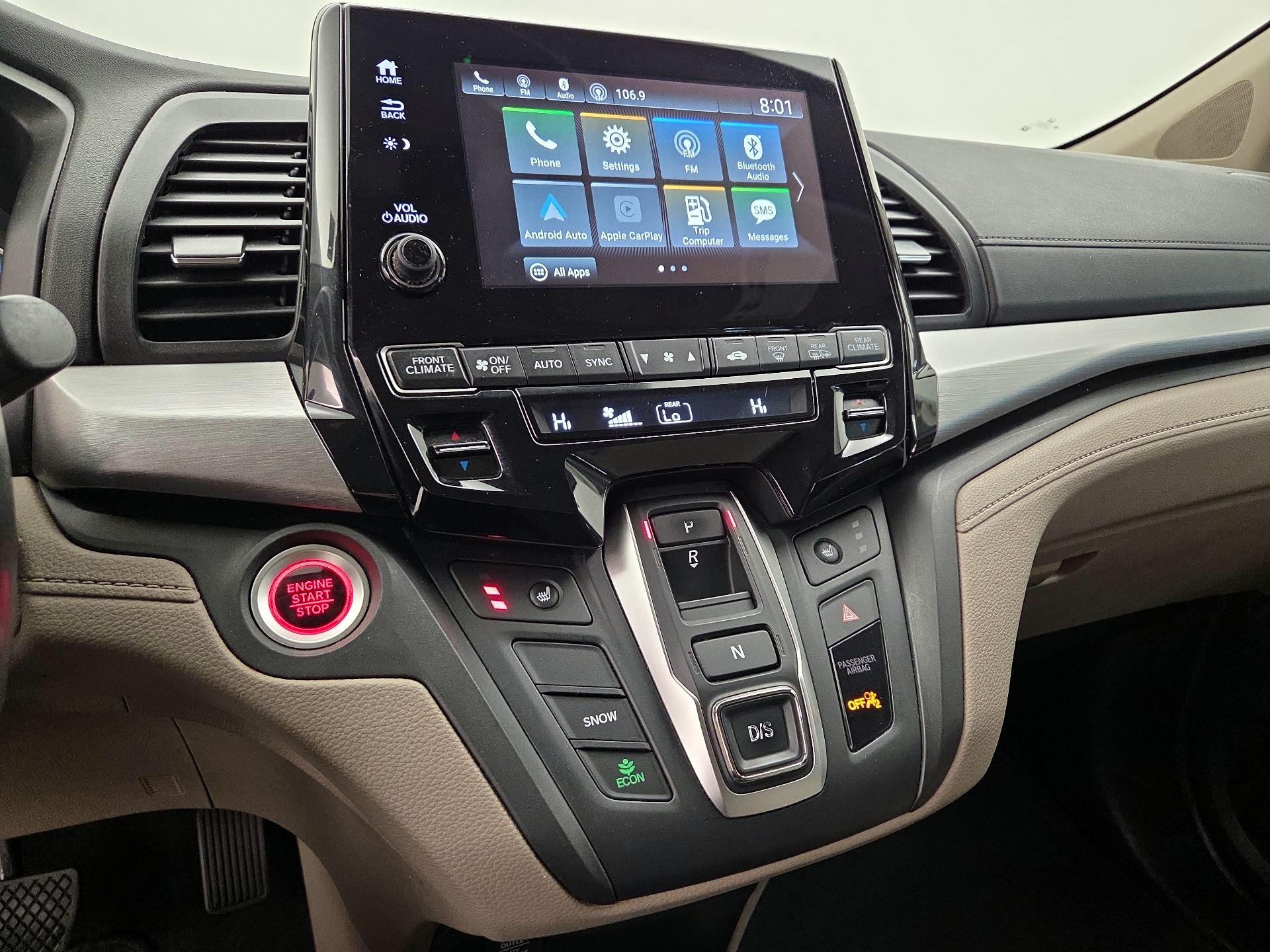 Thumbnail: 2018 Honda Odyssey - 16