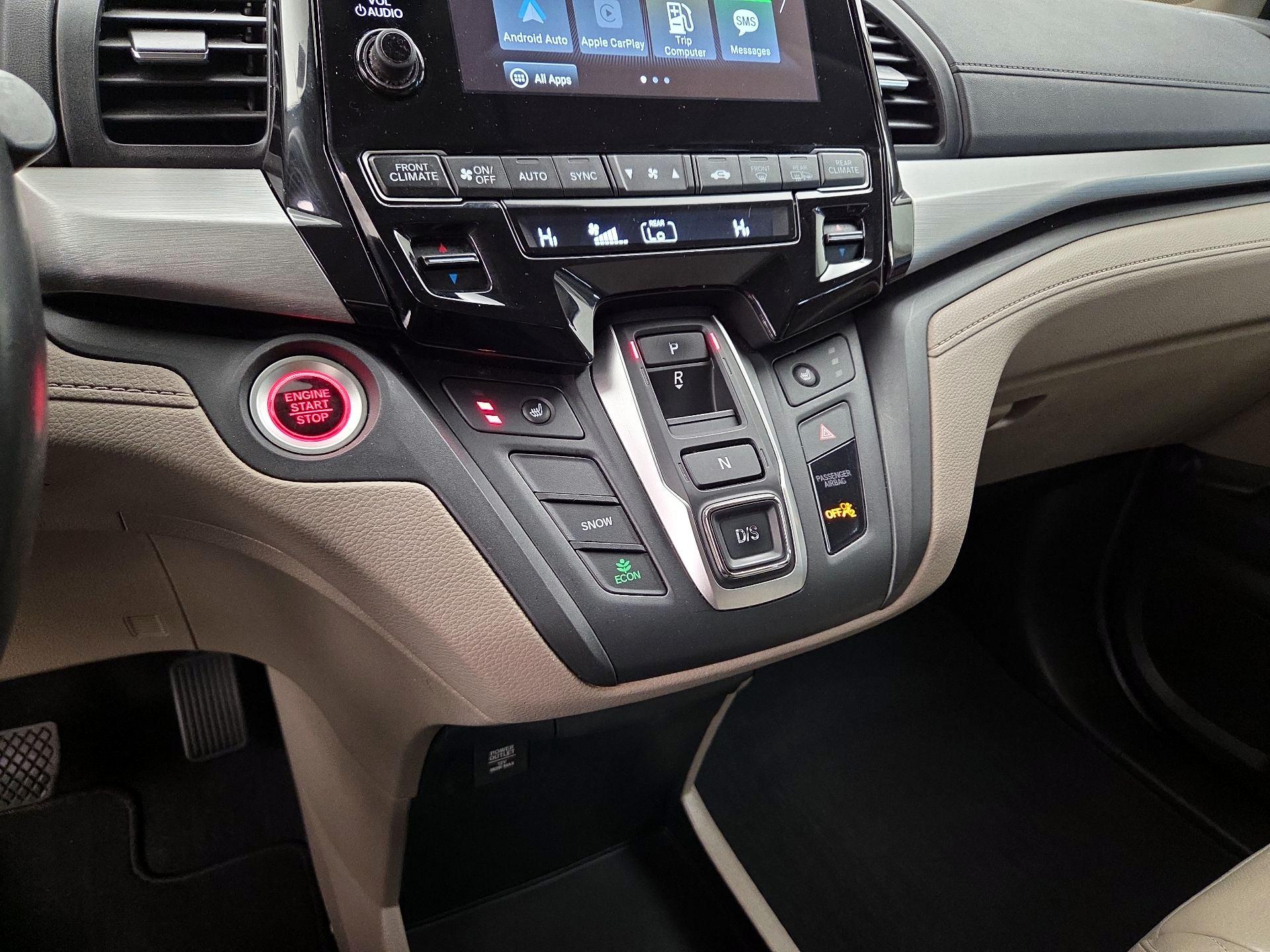 Thumbnail: 2018 Honda Odyssey - 17