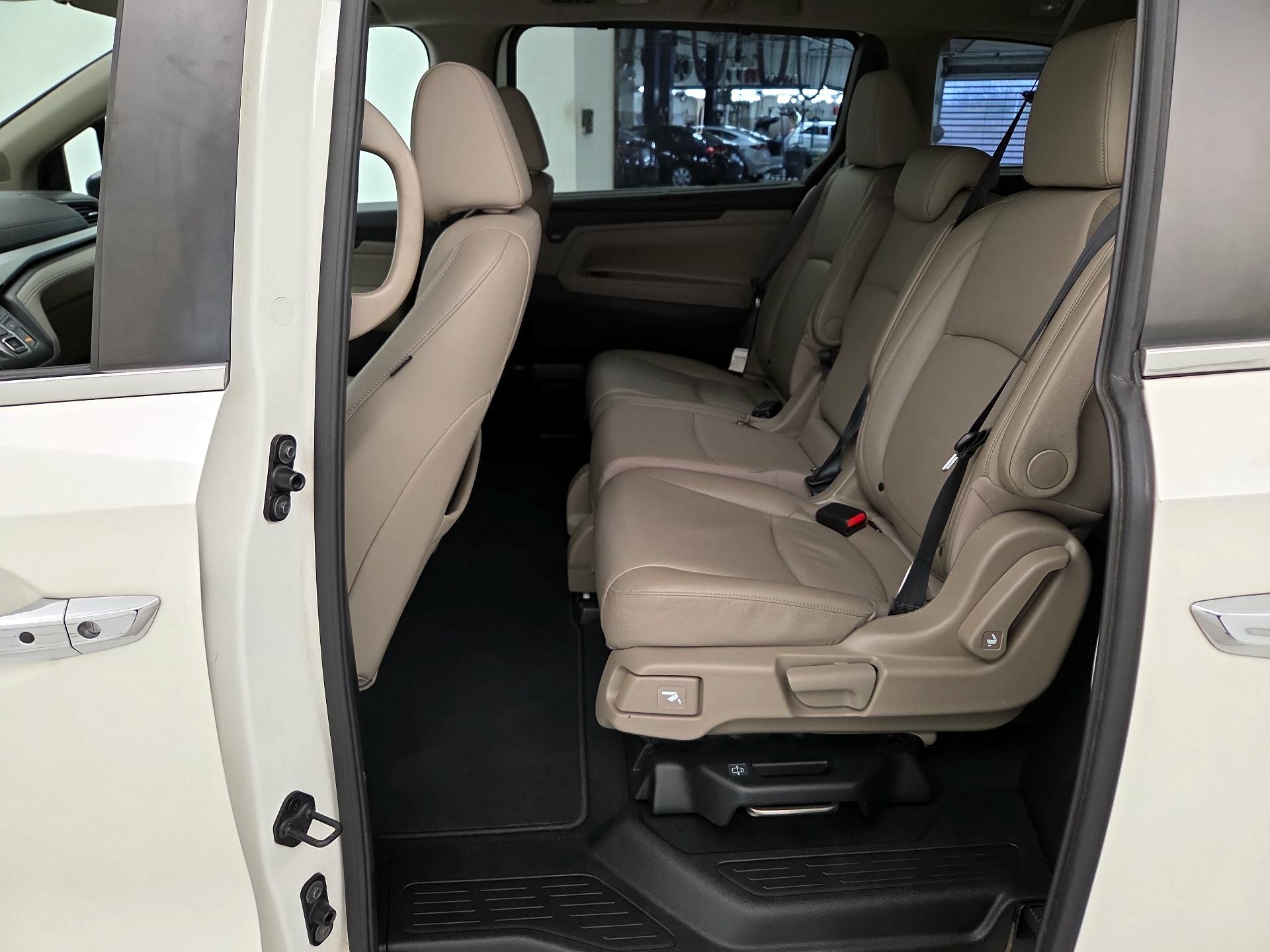 Thumbnail: 2018 Honda Odyssey - 20