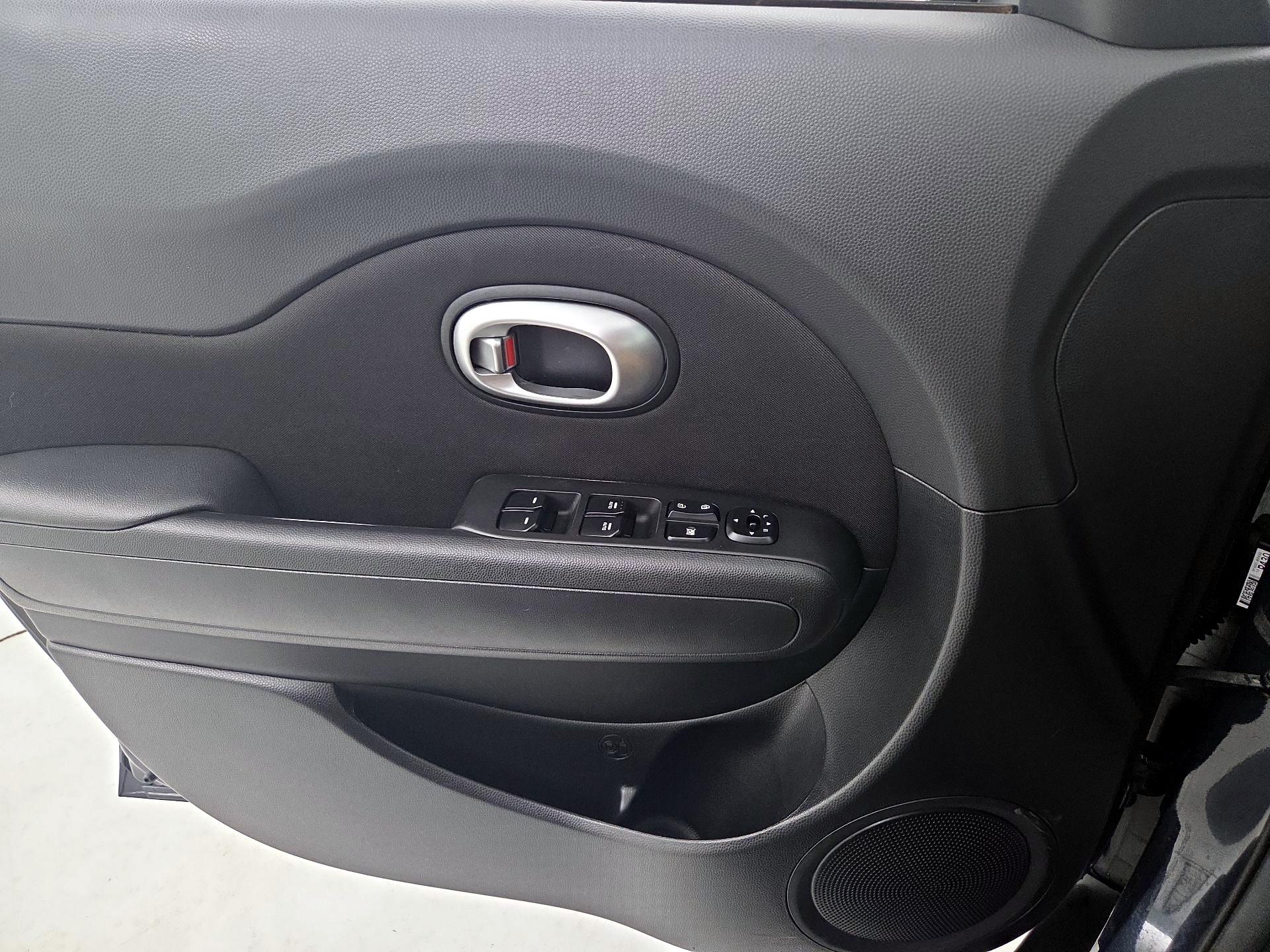 Thumbnail: 2016 Kia Soul - 12