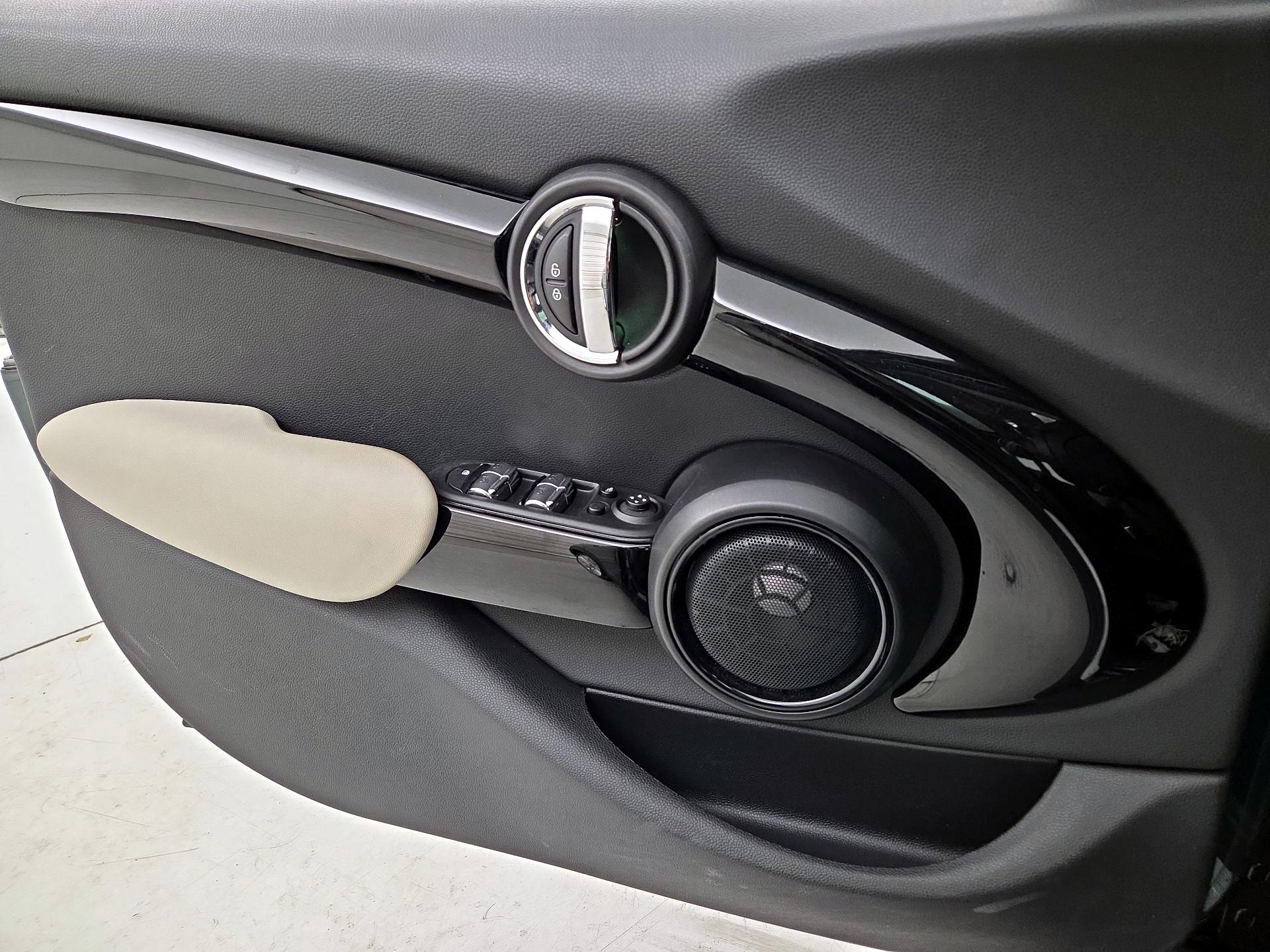 Thumbnail: 2018 MINI Cooper Hardtop - 12