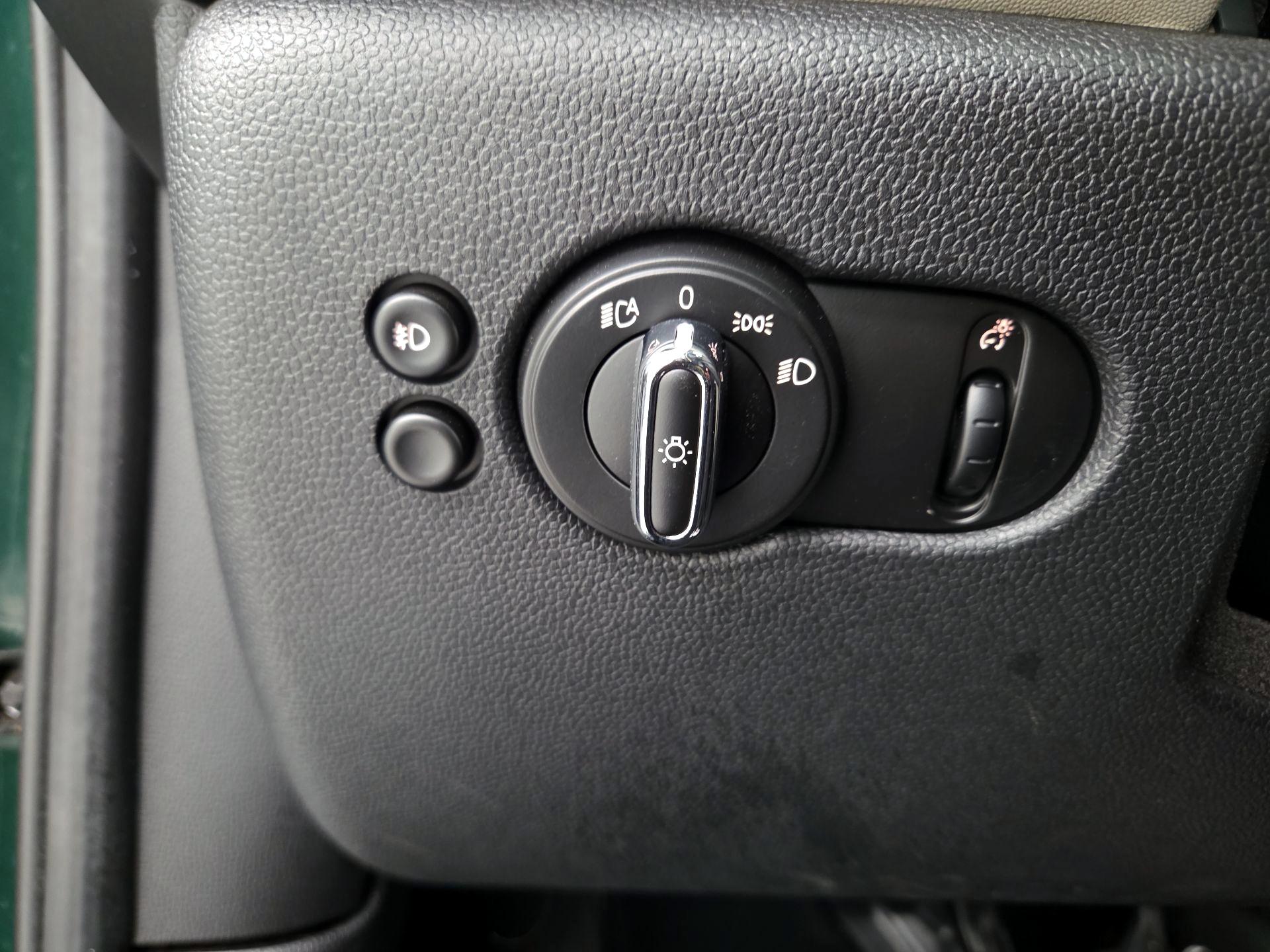 Thumbnail: 2018 MINI Cooper Hardtop - 13