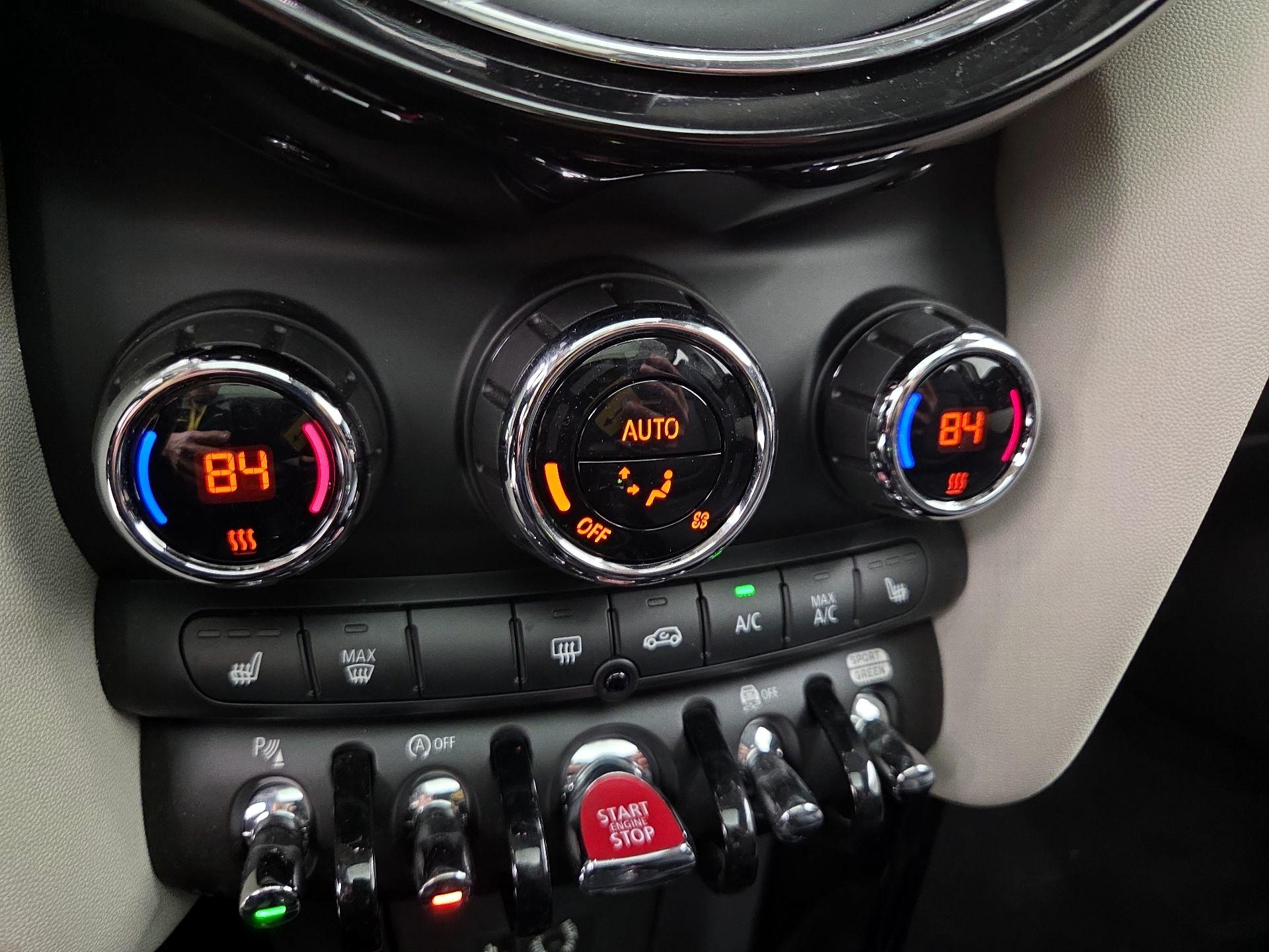 Thumbnail: 2018 MINI Cooper Hardtop - 17