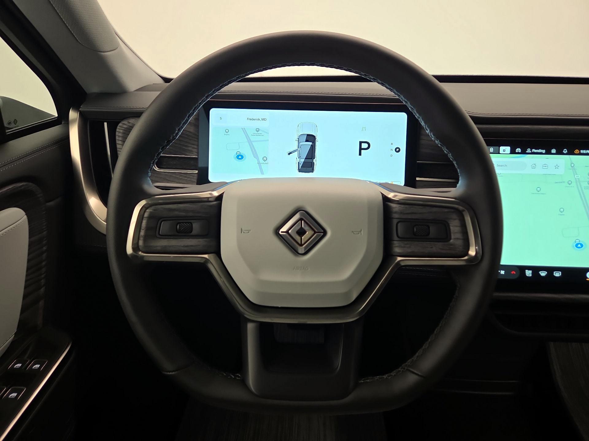 Thumbnail: 2025 Rivian R1S - 10